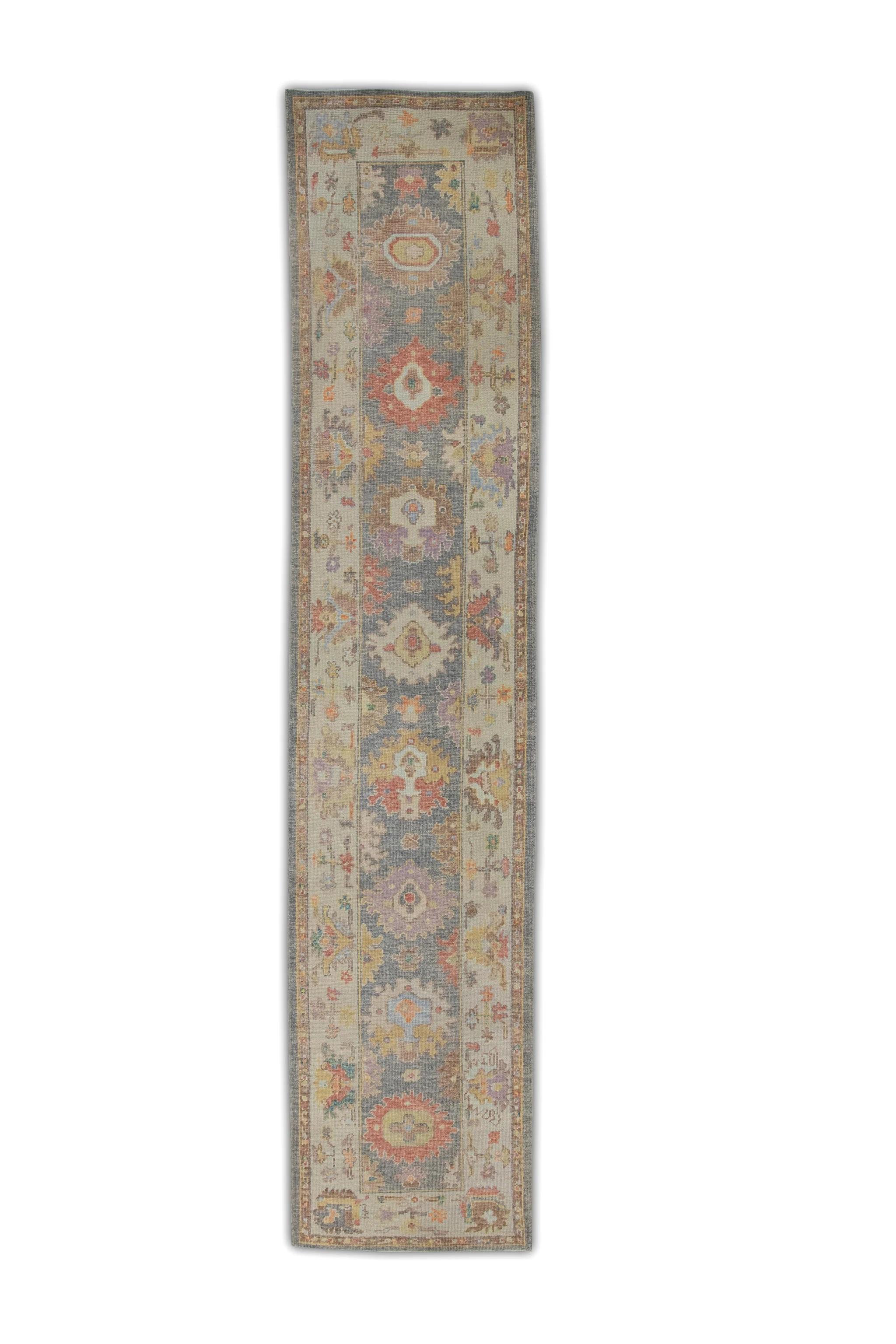 Mehrfarbiger türkischer Oushak-Läufer mit Blumenmuster 3' x 14'3