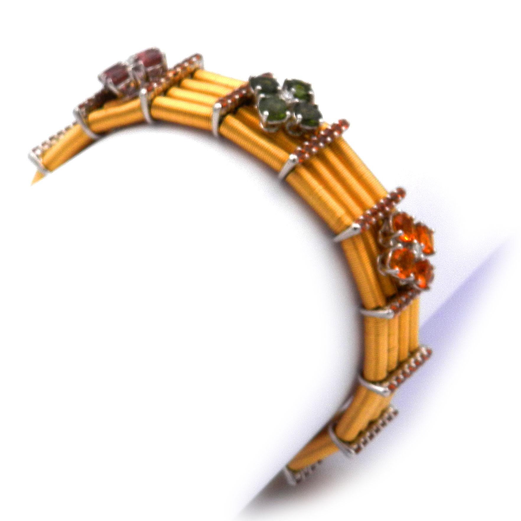 Taglio brillante Bracciale elastico in oro 18 carati con gemme multicolori Diamanti Citrini Rubelite Peridoto in vendita