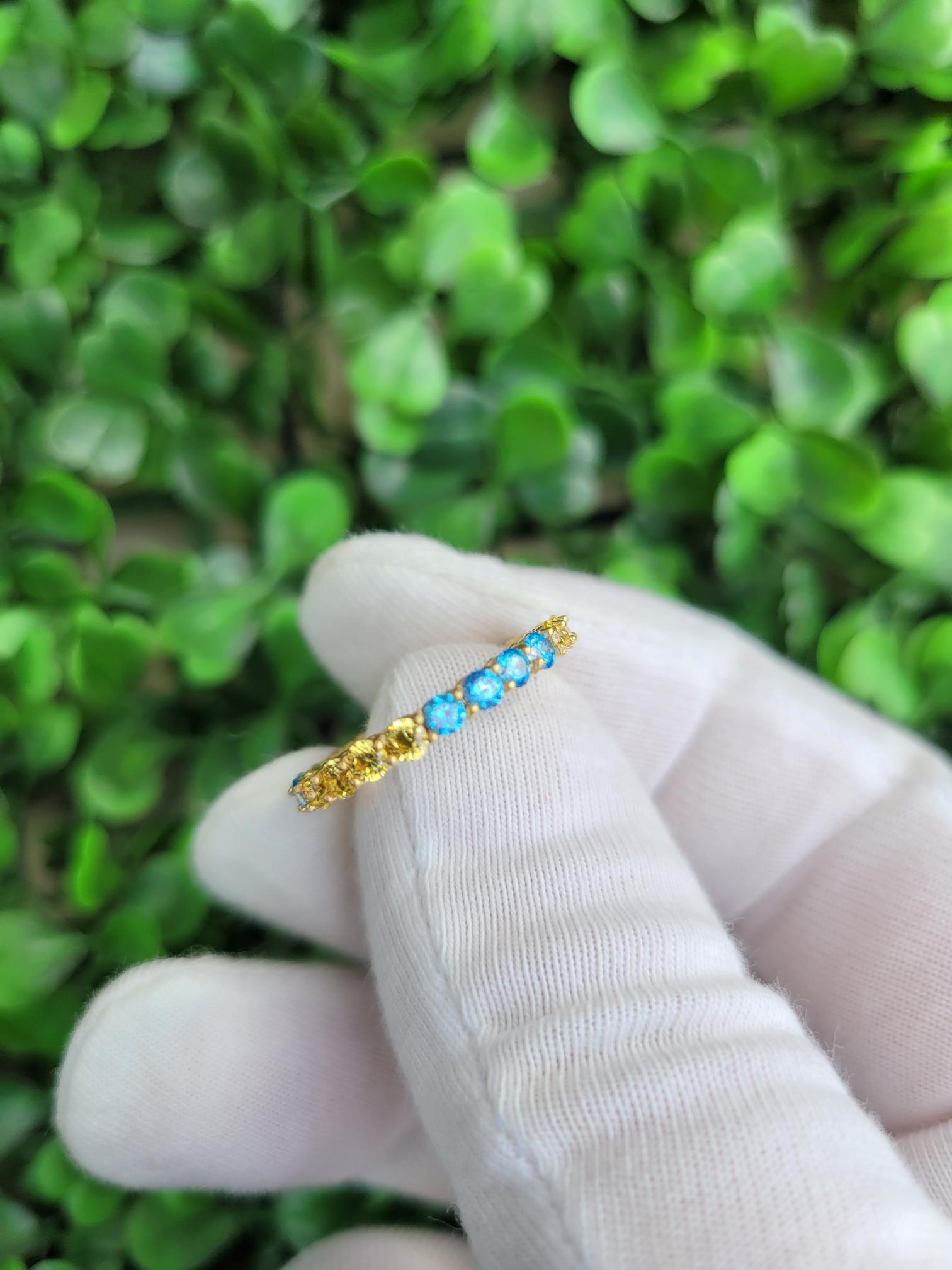 in vendita:  Anello eternità con pietre multicolori in oro 14k 6