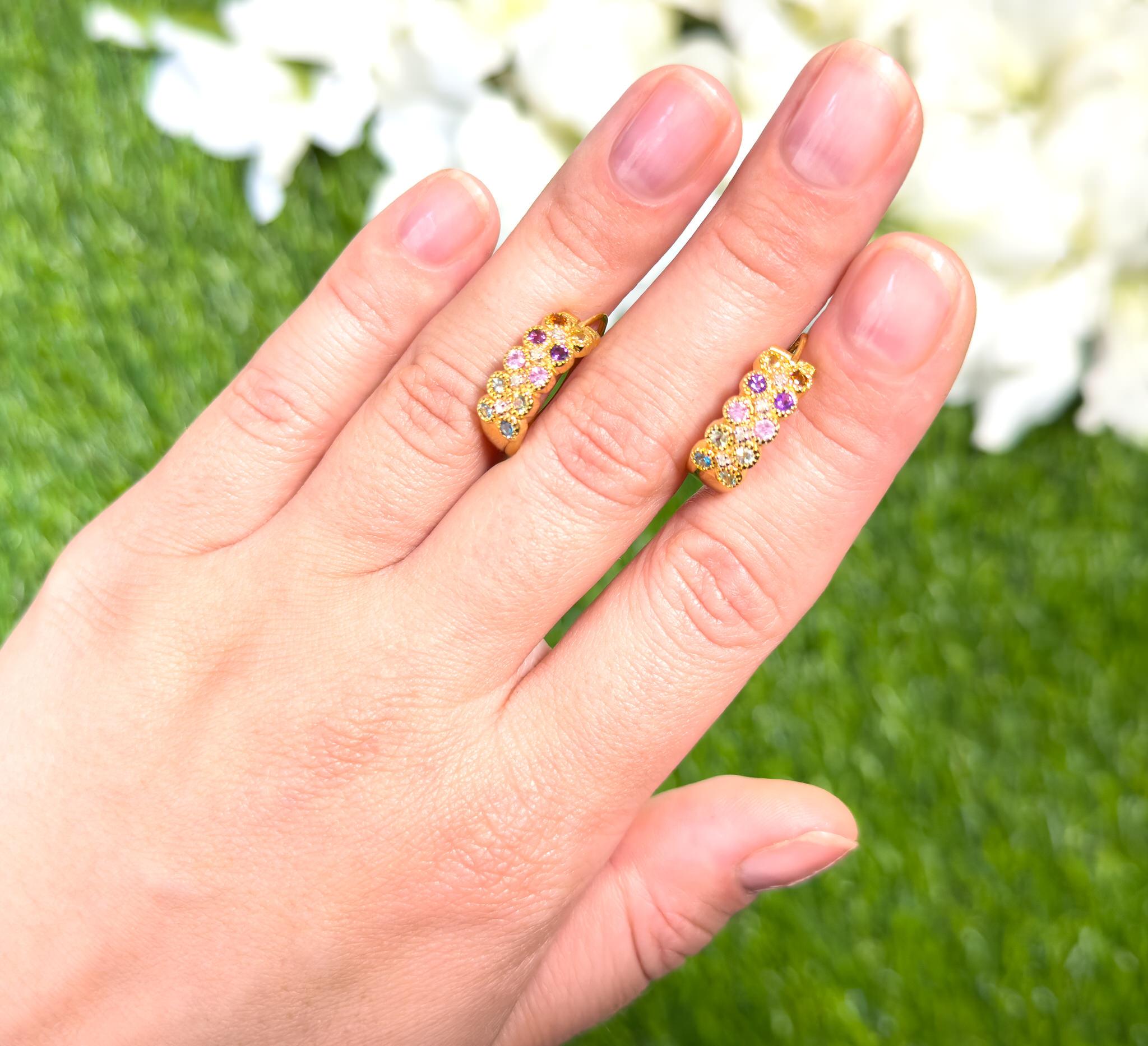 Mehrfarbige Edelsteine-Creolen-Ohrringe mit Diamanten 18K Gelbgold vergoldet im Zustand „Hervorragend“ im Angebot in Laguna Niguel, CA