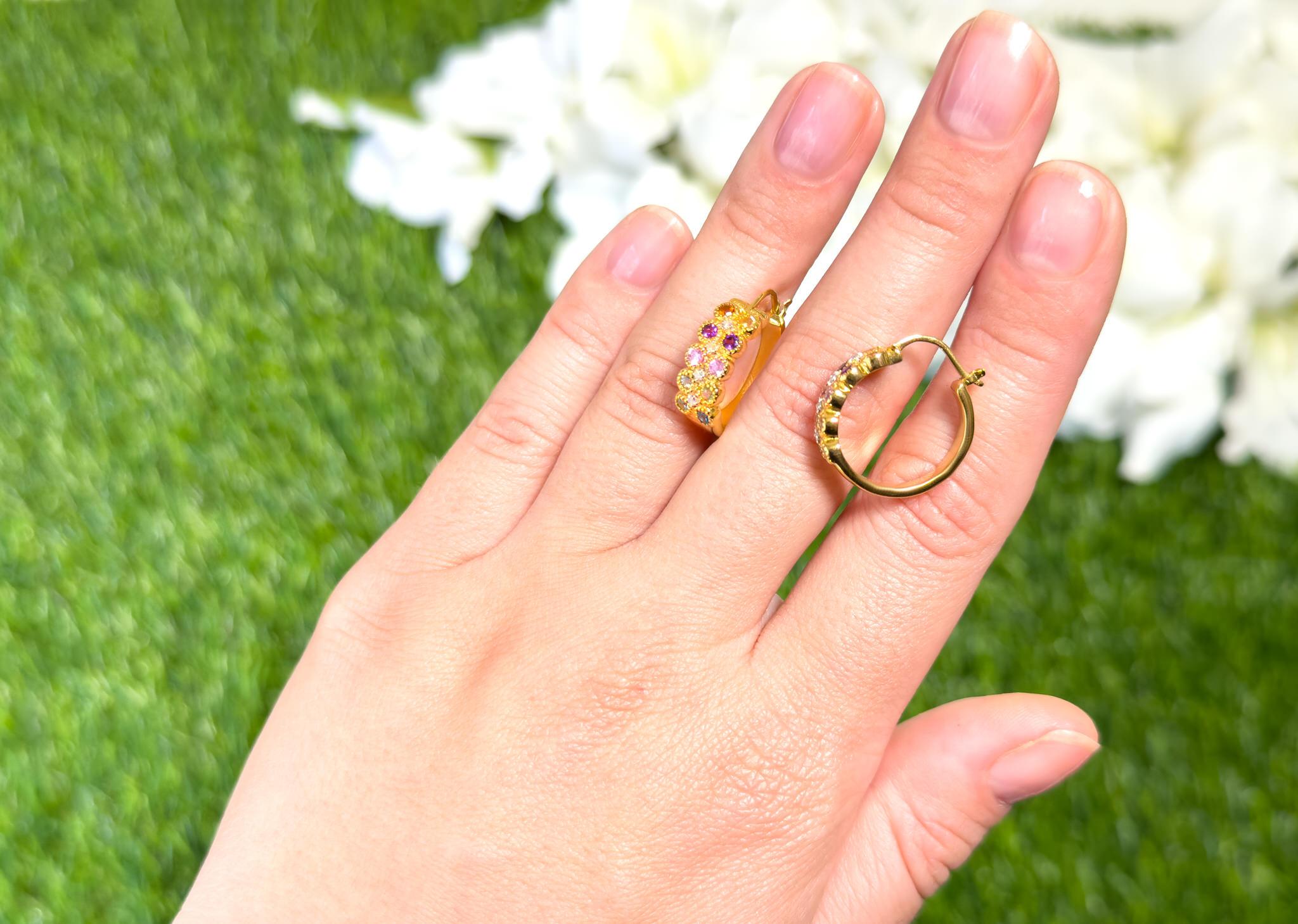 Créoles en pierres multicolores avec diamants plaquées or jaune 18K Pour femmes en vente