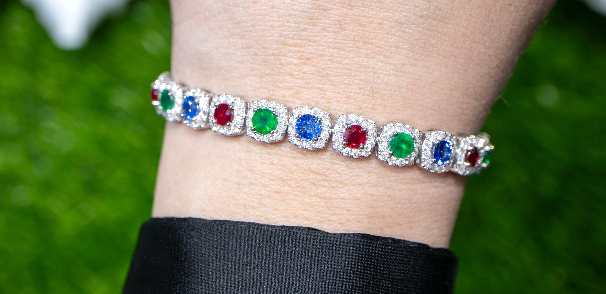 Round Cut Multicolor Genstones Bracelet Ruby Emerald Sapphire Diamond 11 Carats 18K Gold For Sale