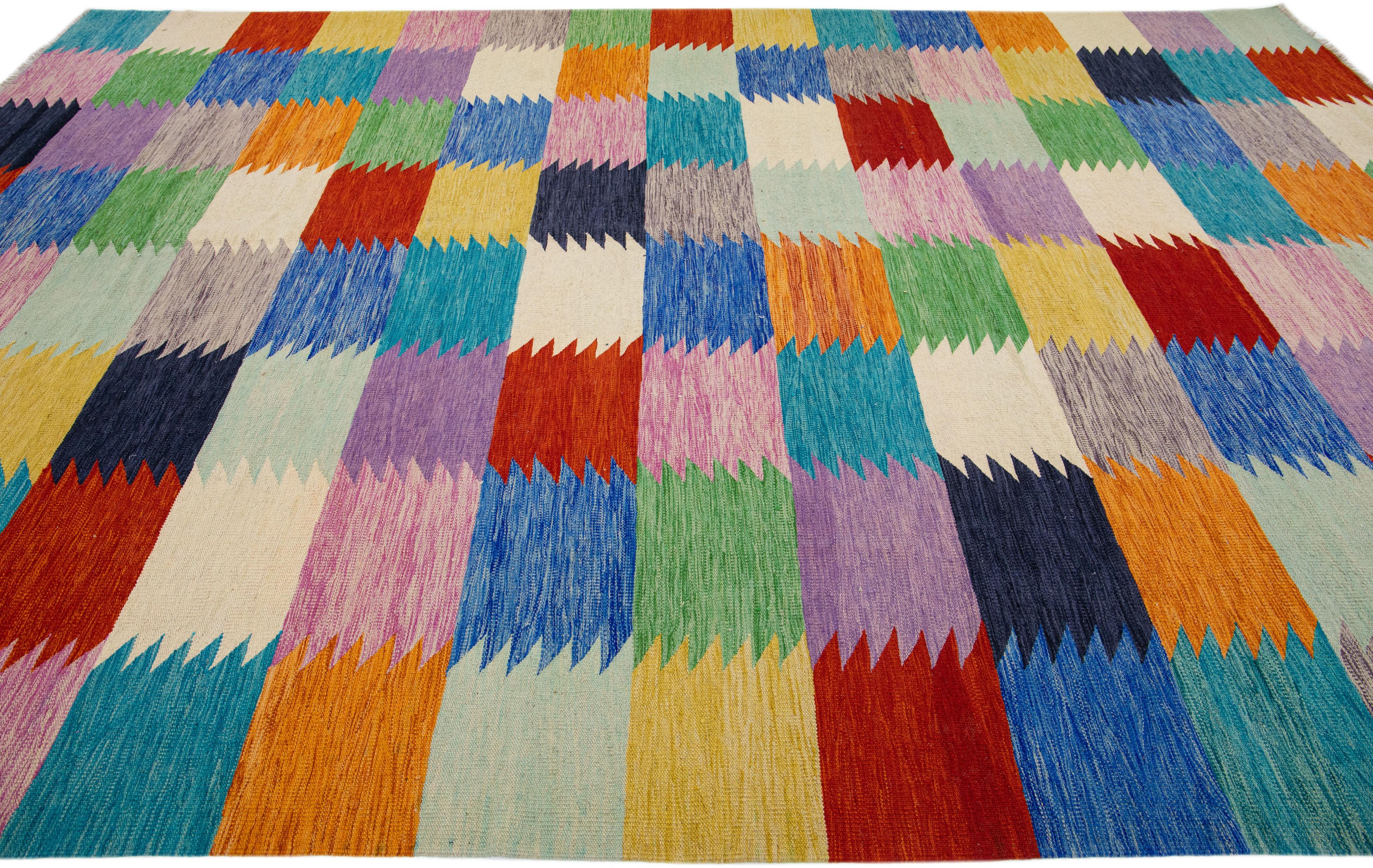 Multicolor Geometric Modern Flatweave Kilim Wool Rug In Excellent Condition For Sale In Norwalk, CT