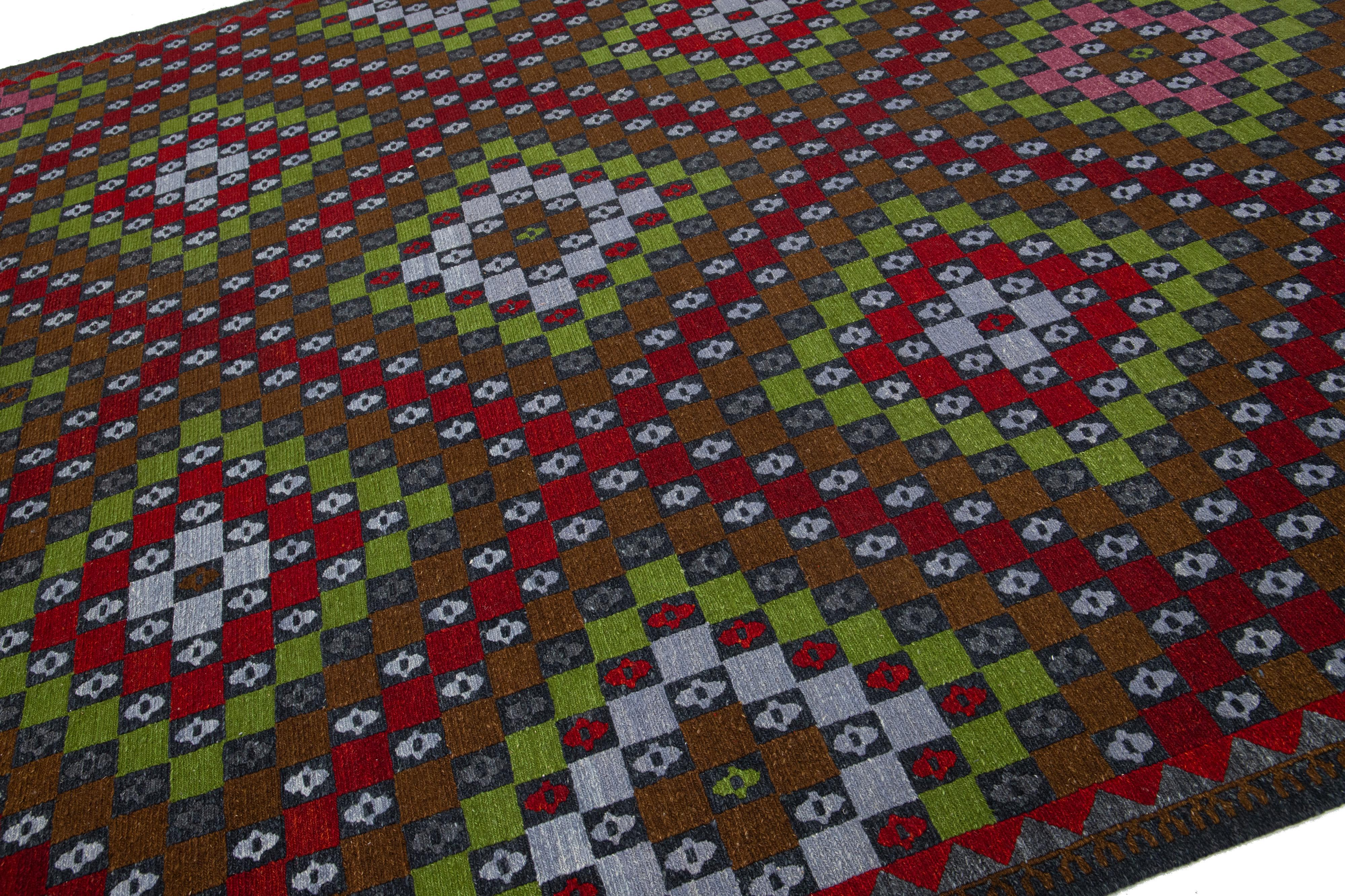Tappeto Soumak moderno geometrico multicolore in lana in vendita 2