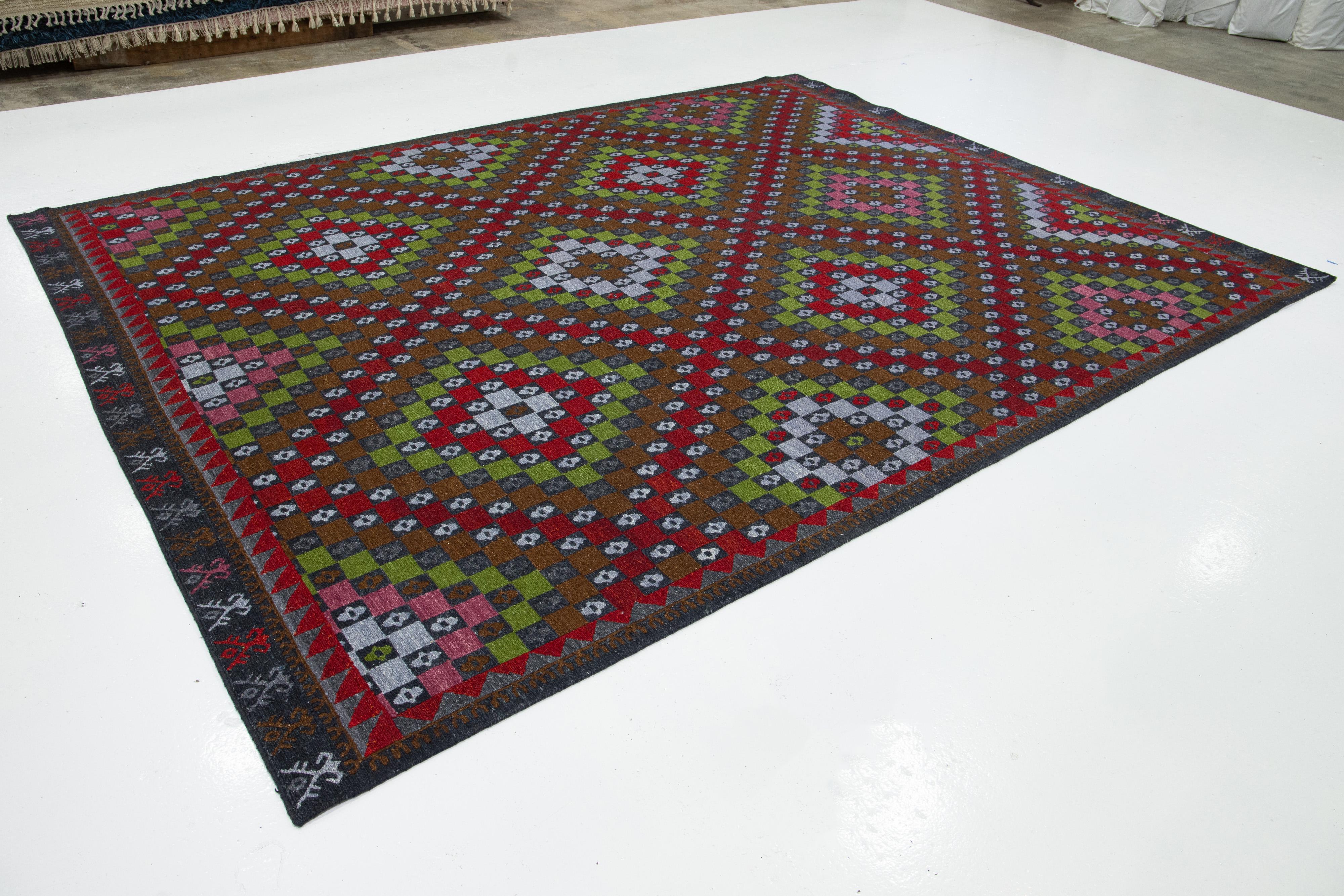 Indiano Tappeto Soumak moderno geometrico multicolore in lana in vendita