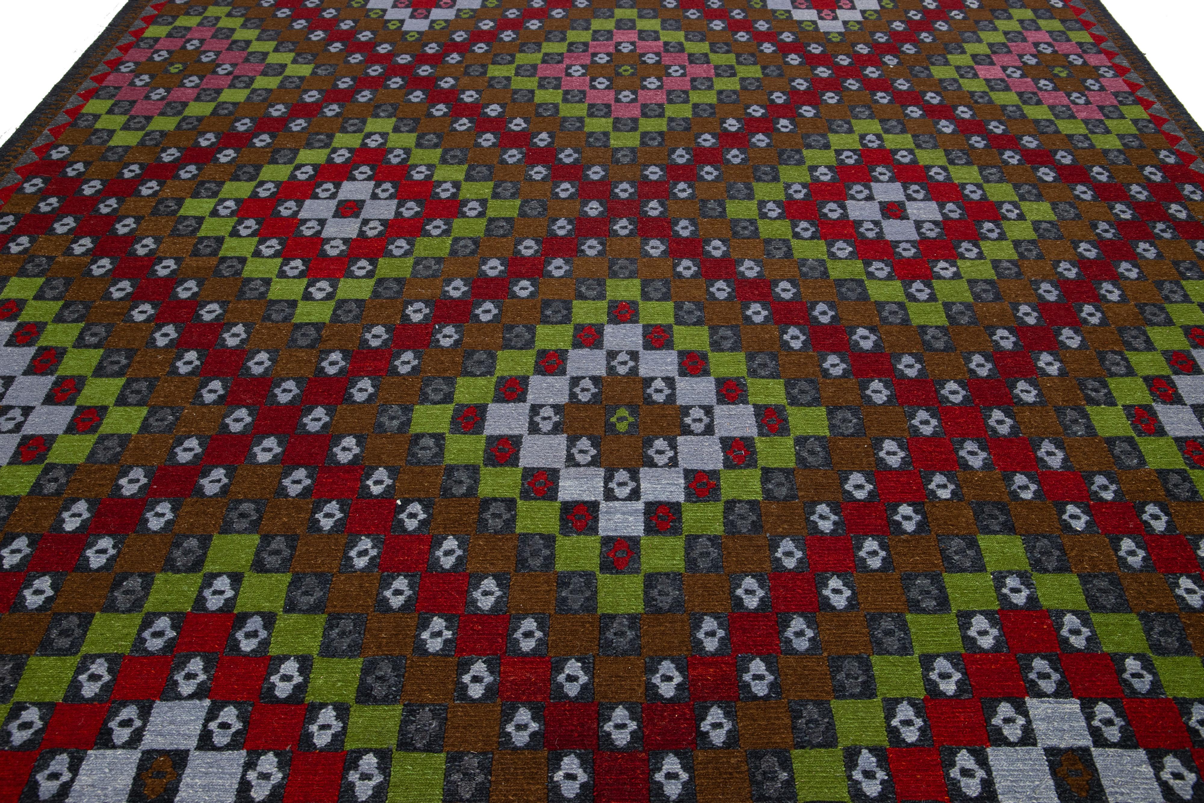 XXI secolo e contemporaneo Tappeto Soumak moderno geometrico multicolore in lana in vendita