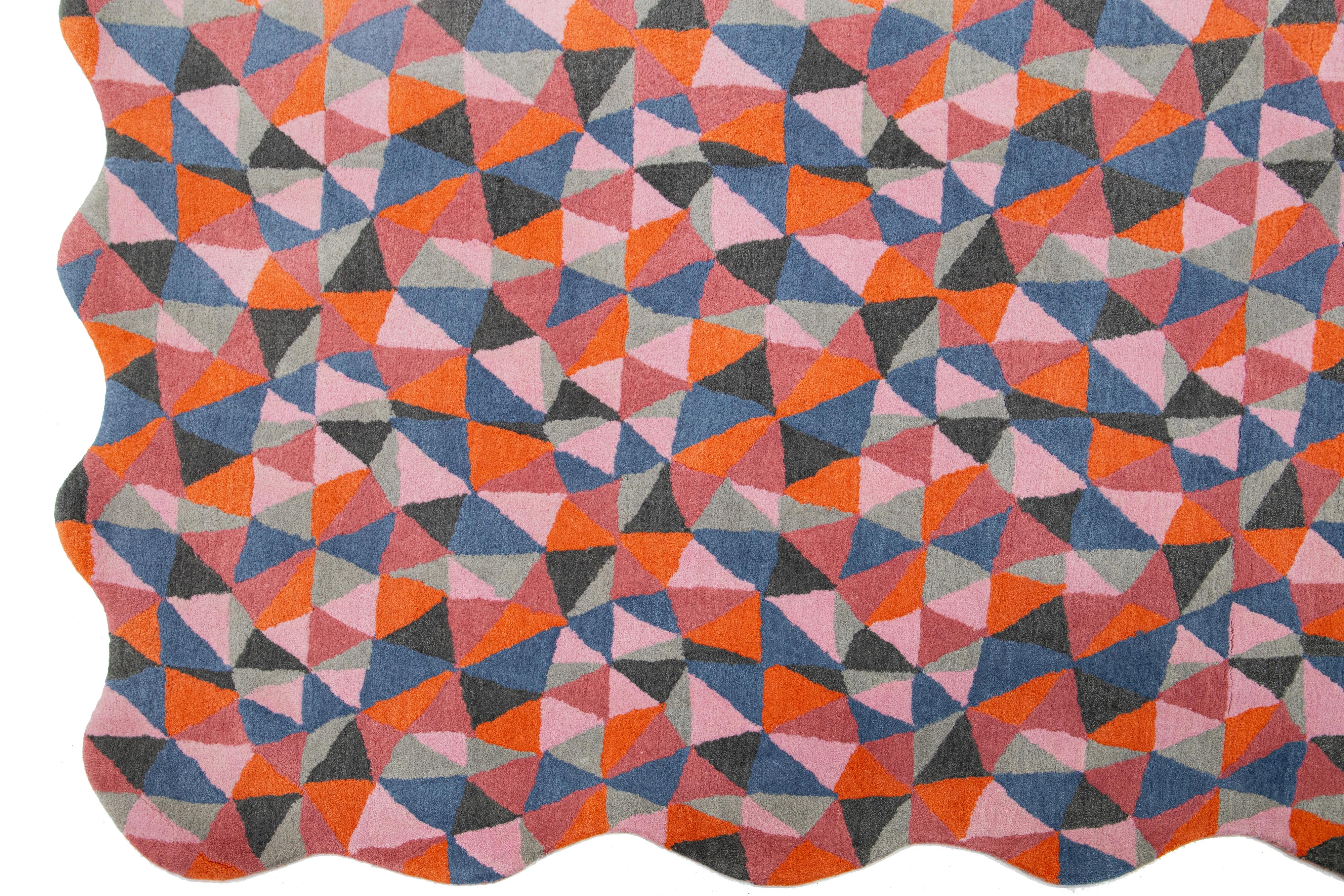 Mehrfarbiger handgetufteter moderner Wollteppich mit Mosaico-Muster von Apadana im Zustand „Neu“ im Angebot in Norwalk, CT