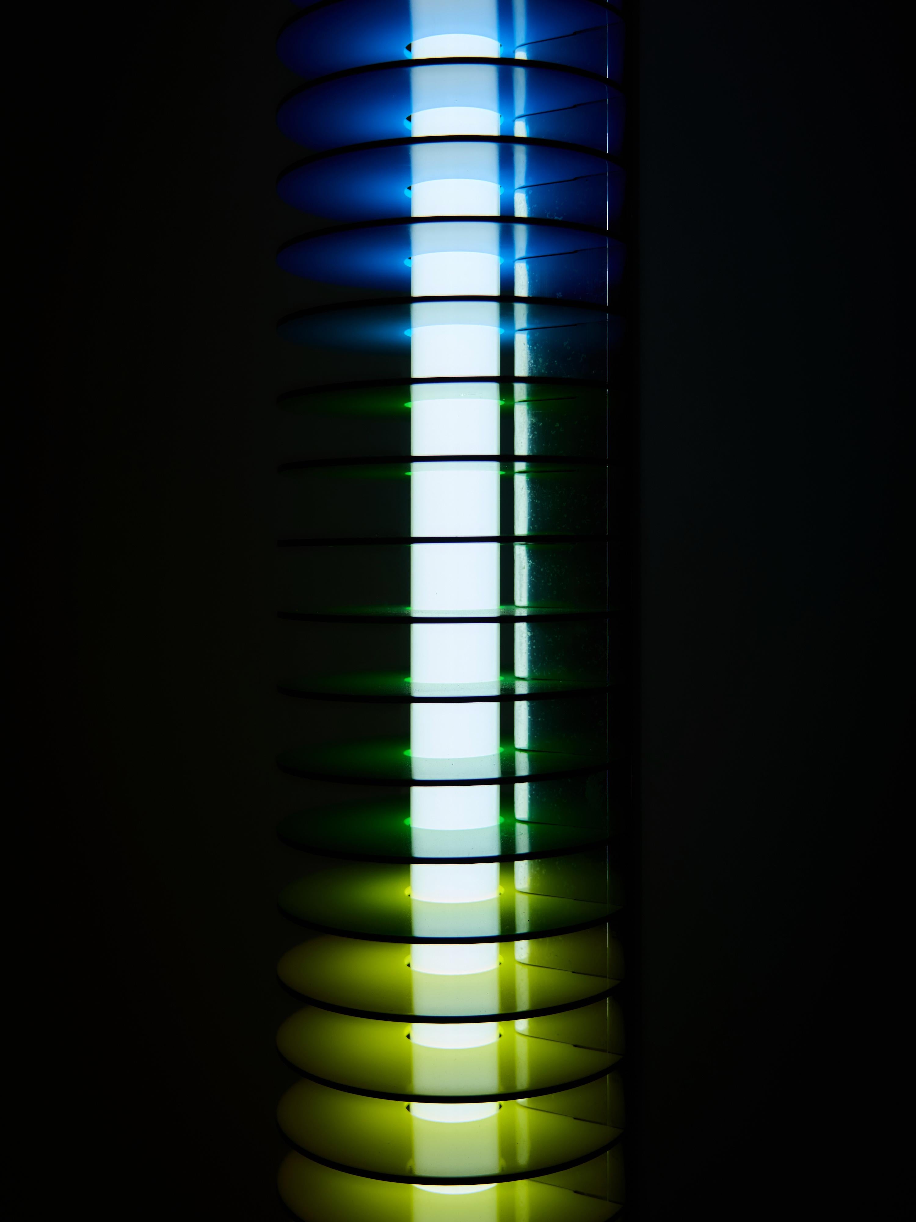 Lámpara de pie multicolor 