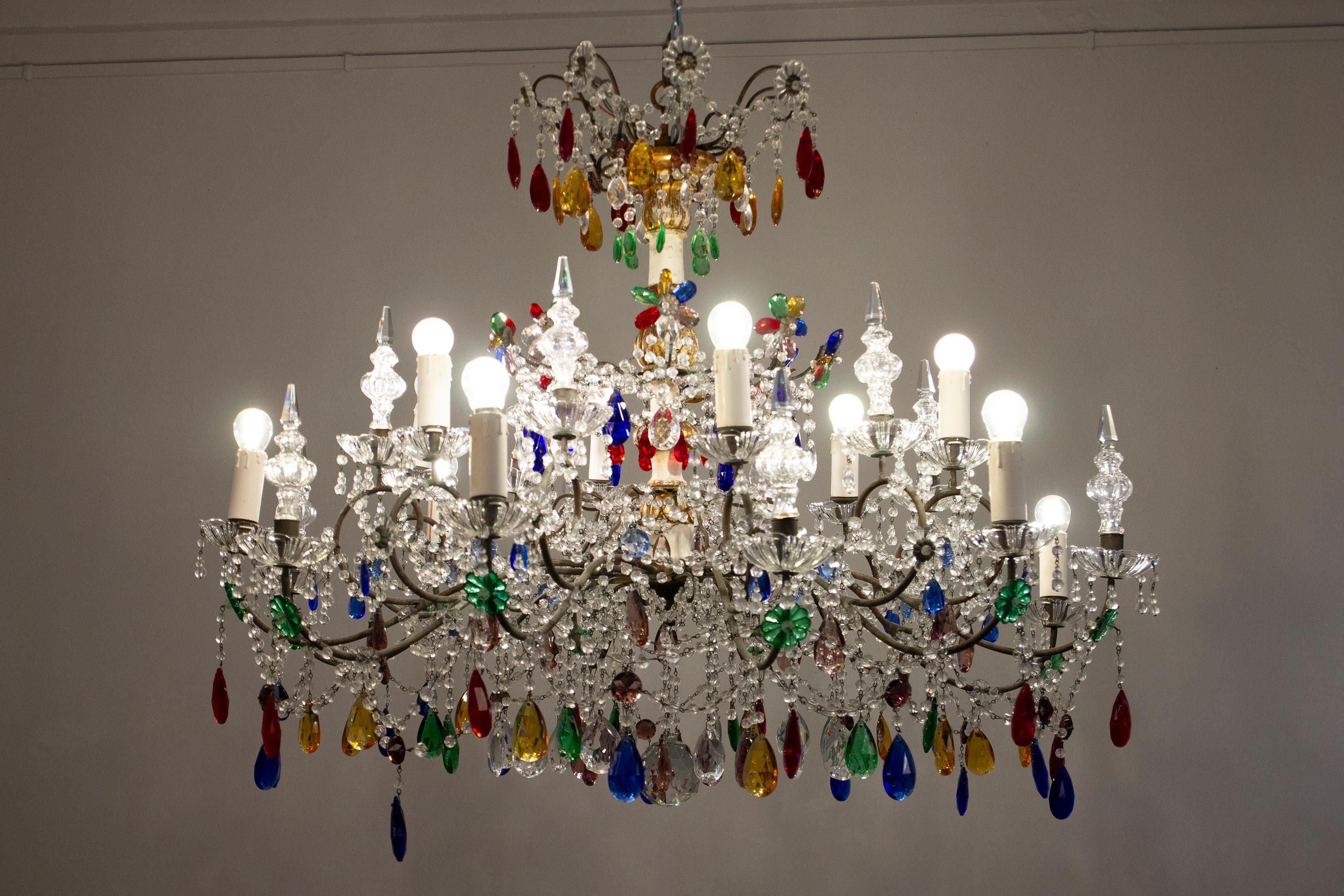 Italiano multicolore  Lampadario di cristallo 1930' In condizioni ottime in vendita a Rome, IT