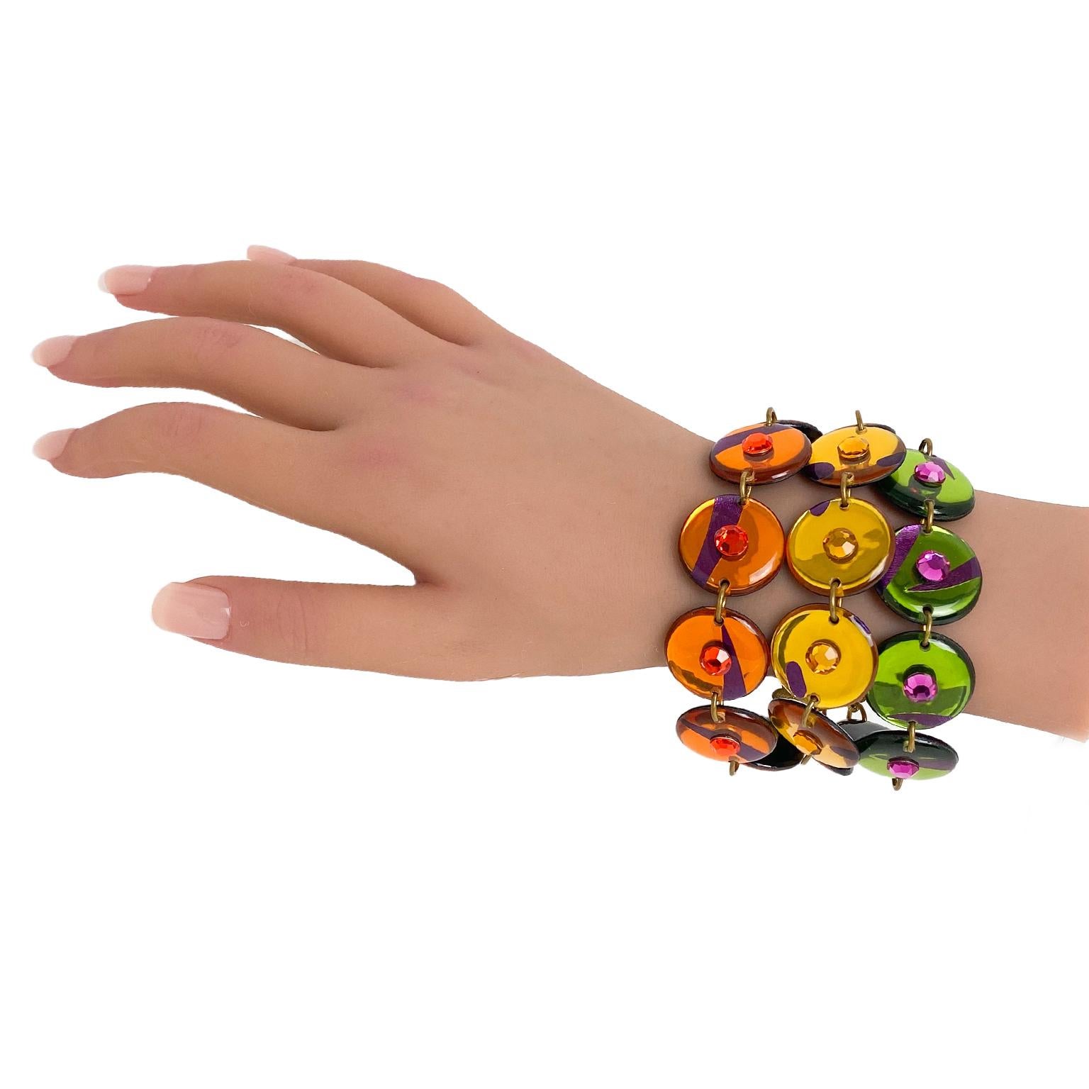 Pulsera de eslabones geométricos de Lucite con joyas multicolor en venta 1