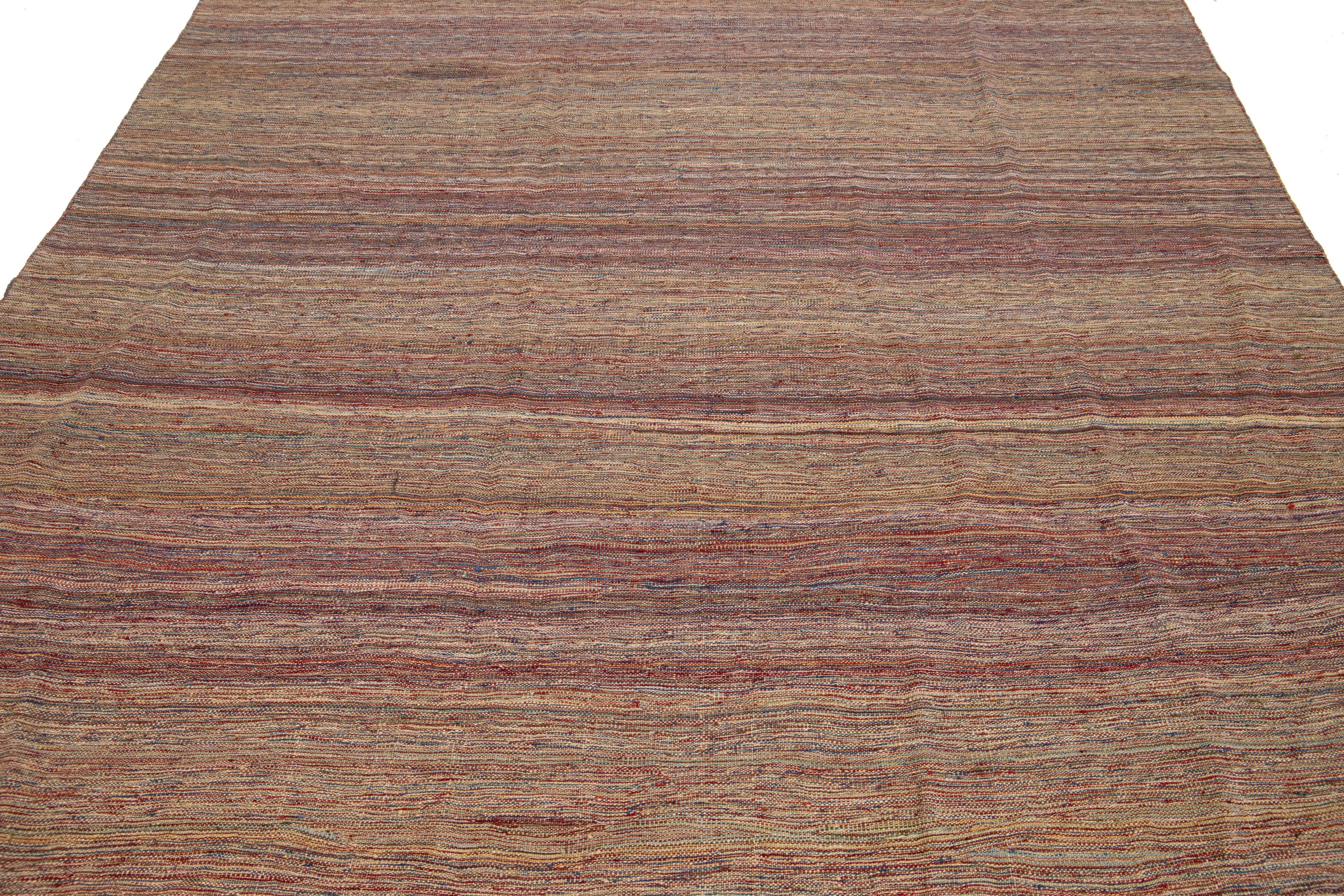 Mehrfarbiger moderner Flachgewebe-Wollteppich aus Kelim, handgefertigt mit gestärktem Design im Angebot 2