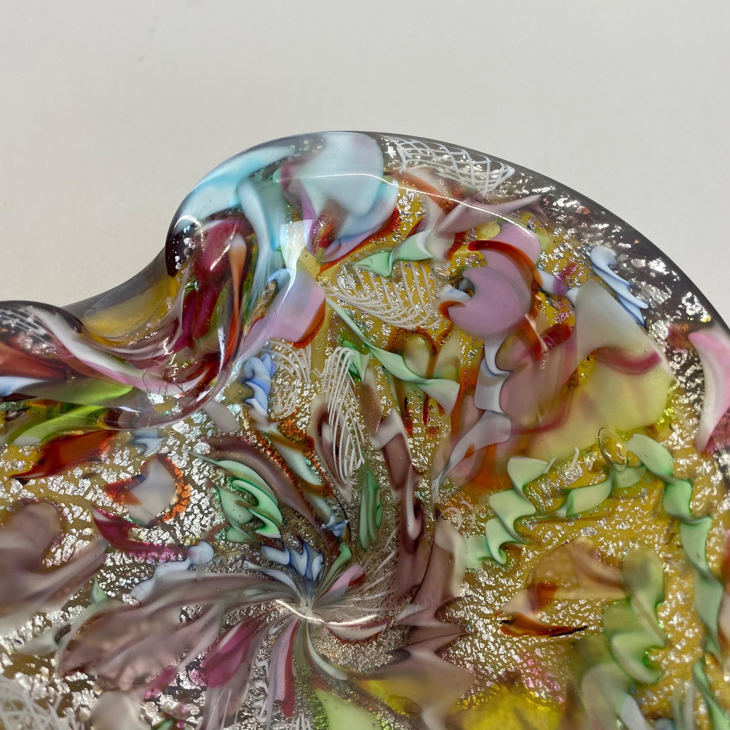 Bol multicolore en verre de Murano Paillettes d'or Cendrier en coquillage Dino Martens Italie, années 1960 en vente 6