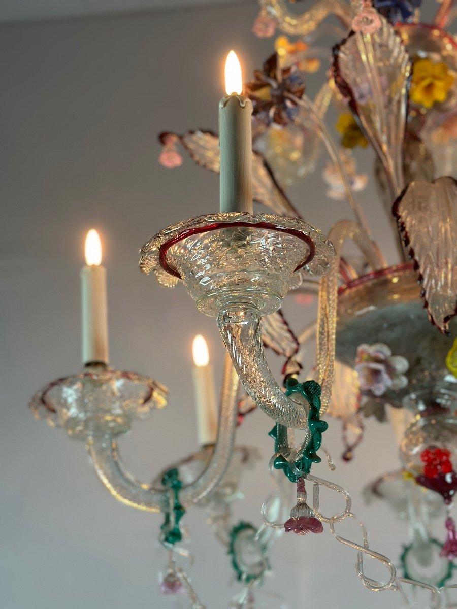 Lustre vénitien en verre de Murano multicolore à 12 bras de lumière sur deux niveaux Excellent état à Honnelles, WHT
