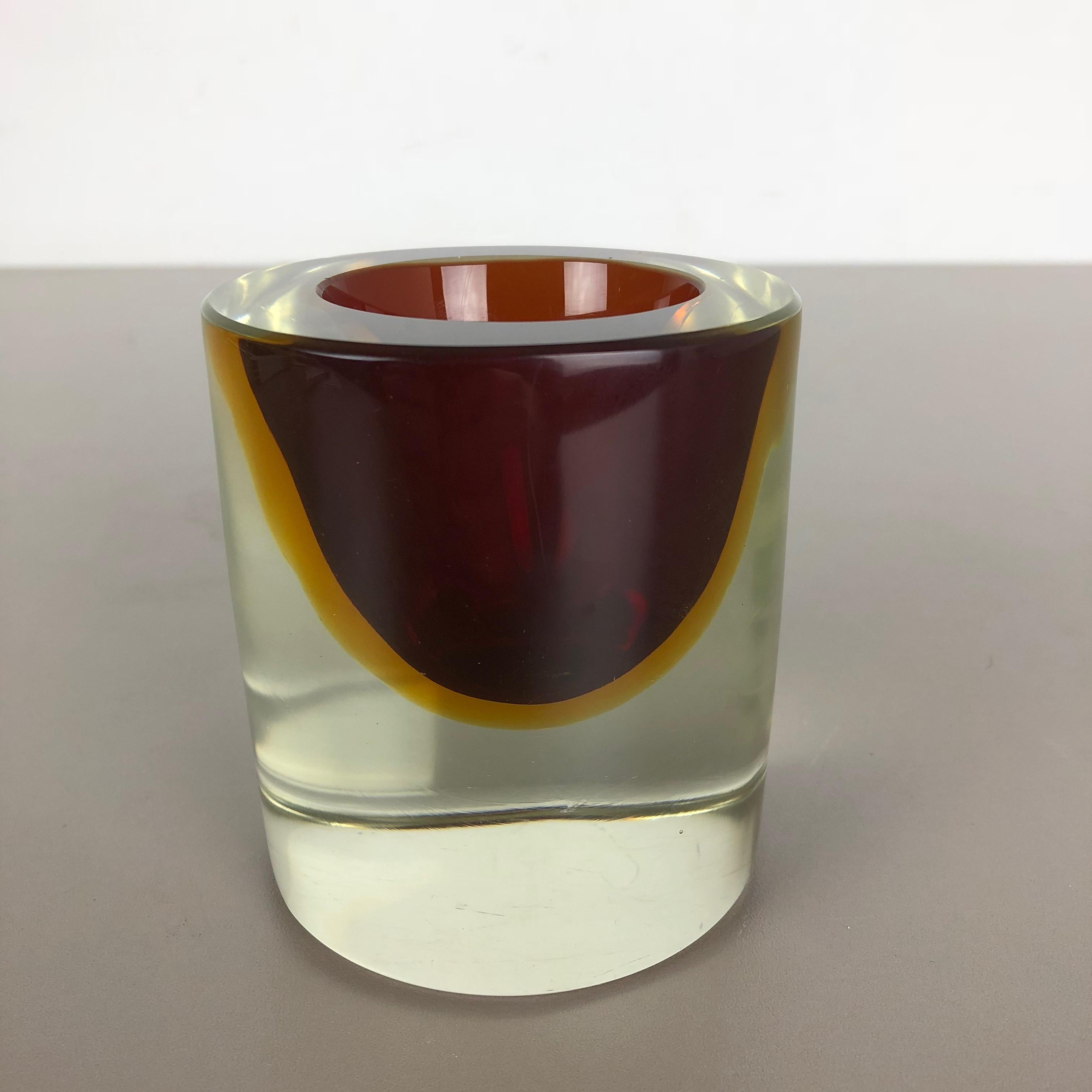 Mehrfarbige Sommerso-Schale aus Murano-Vetri-Glas mit Muschel-Aschenbecherelement, Italien, 1970er Jahre (Italienisch) im Angebot