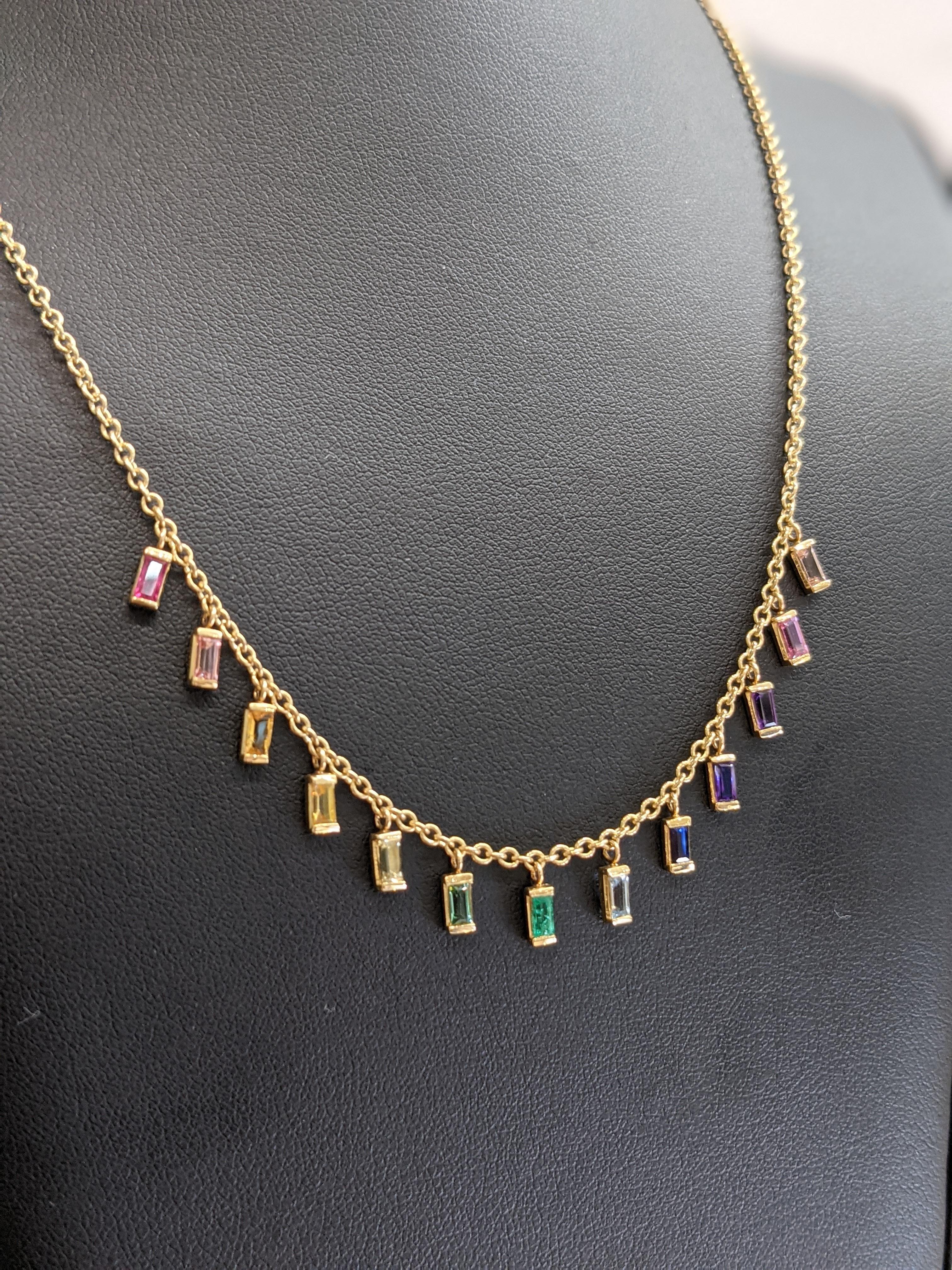 Collier baguettes de saphir naturel multicolore en or jaune 18k en vente 1