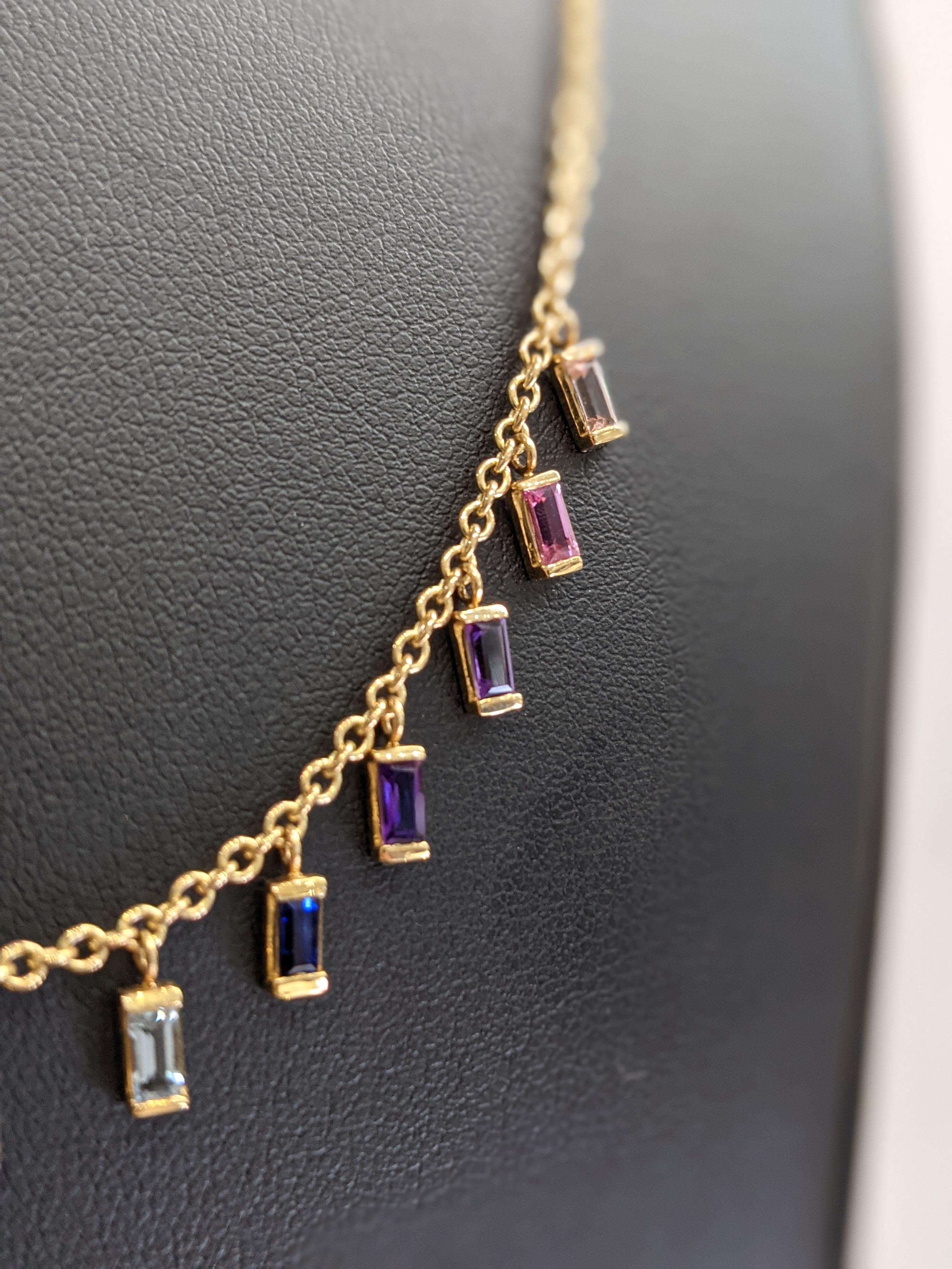 Collier baguettes de saphir naturel multicolore en or jaune 18k en vente 3