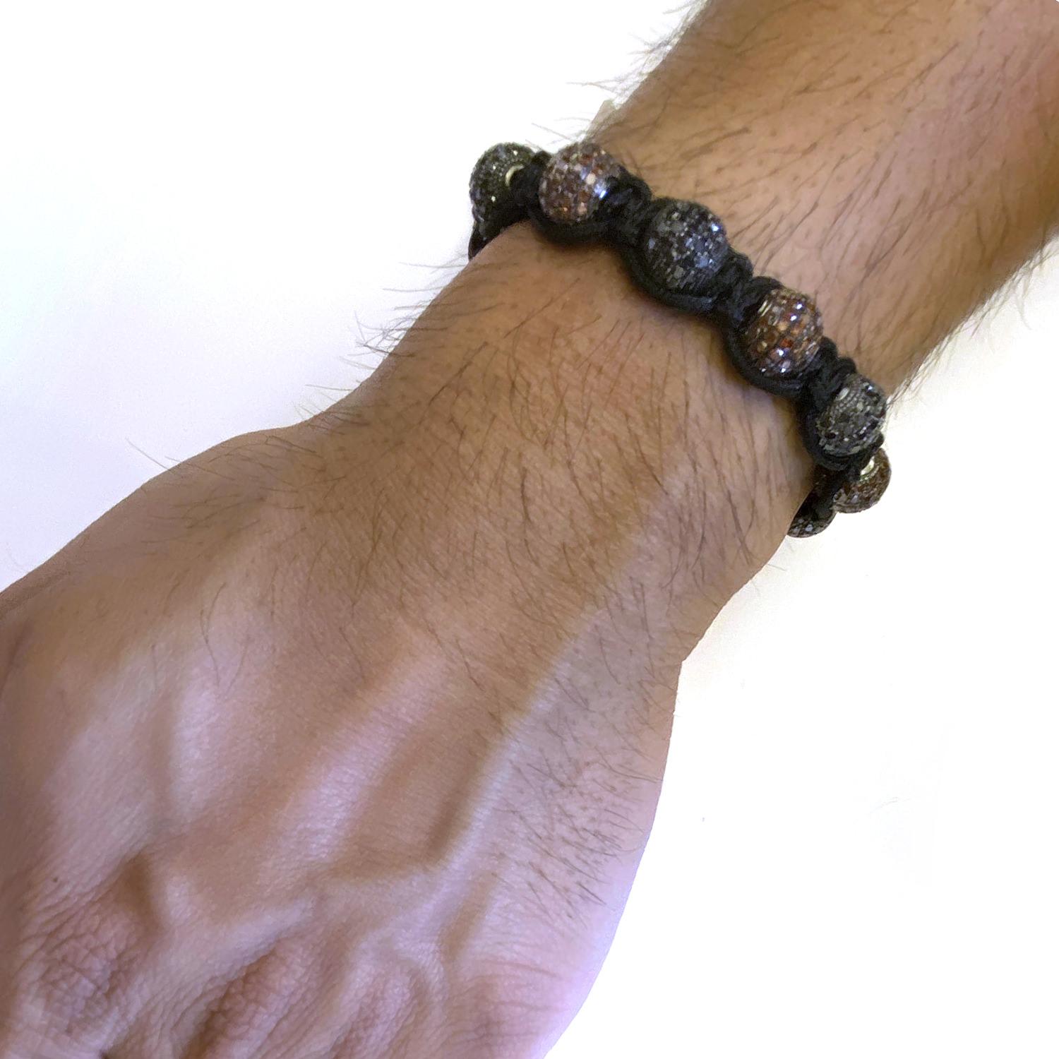 Bracciale Macrame multicolore con pave di diamanti e palline in vendita 1