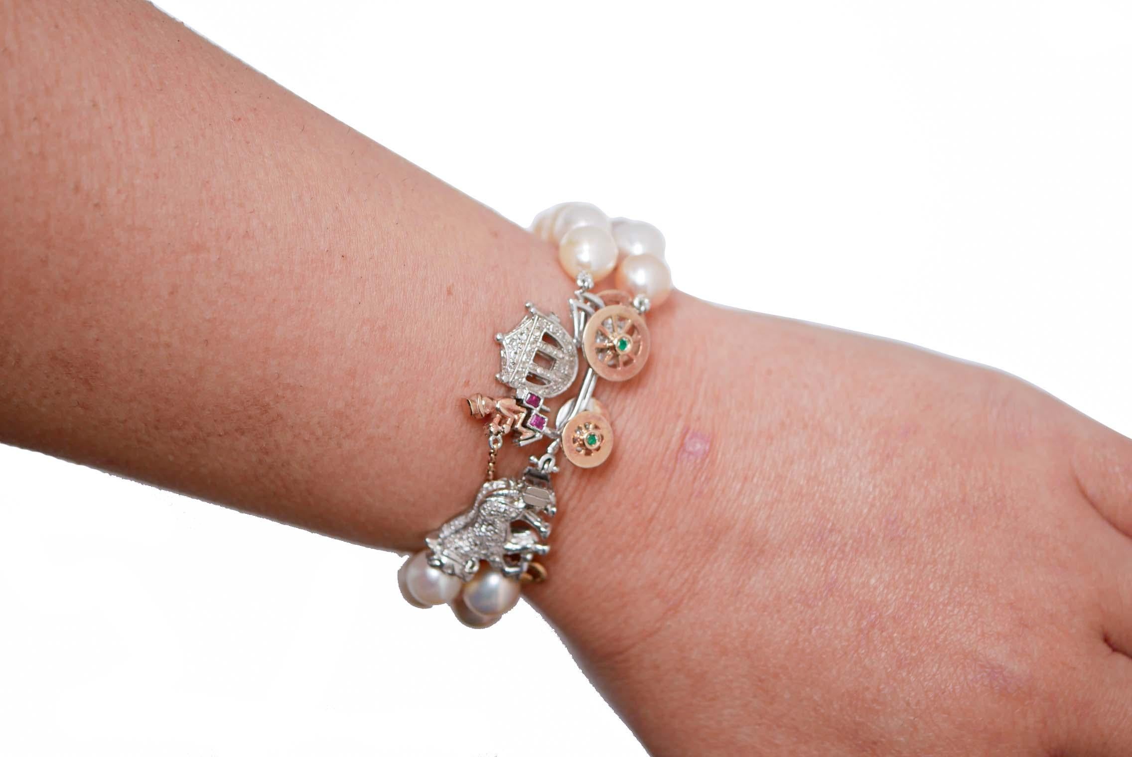 Taglio misto Bracciale multicolore con perle, rubini, smeraldi e diamanti, in oro e argento, a forma di carrozza