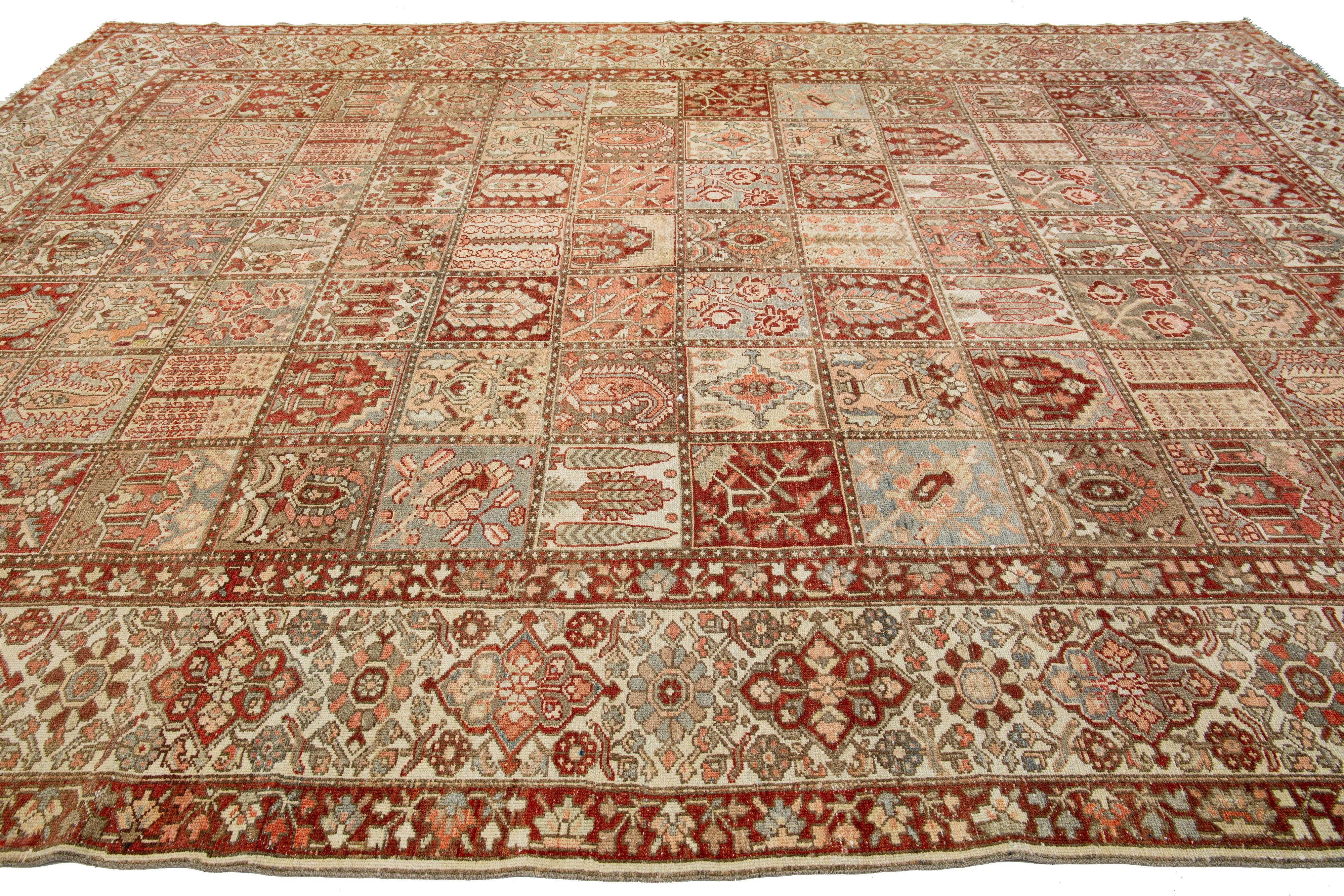Multicolor Persian Bakhtiari Wool Rug Handcrafted in the 1920s (Handgeknüpft) im Angebot