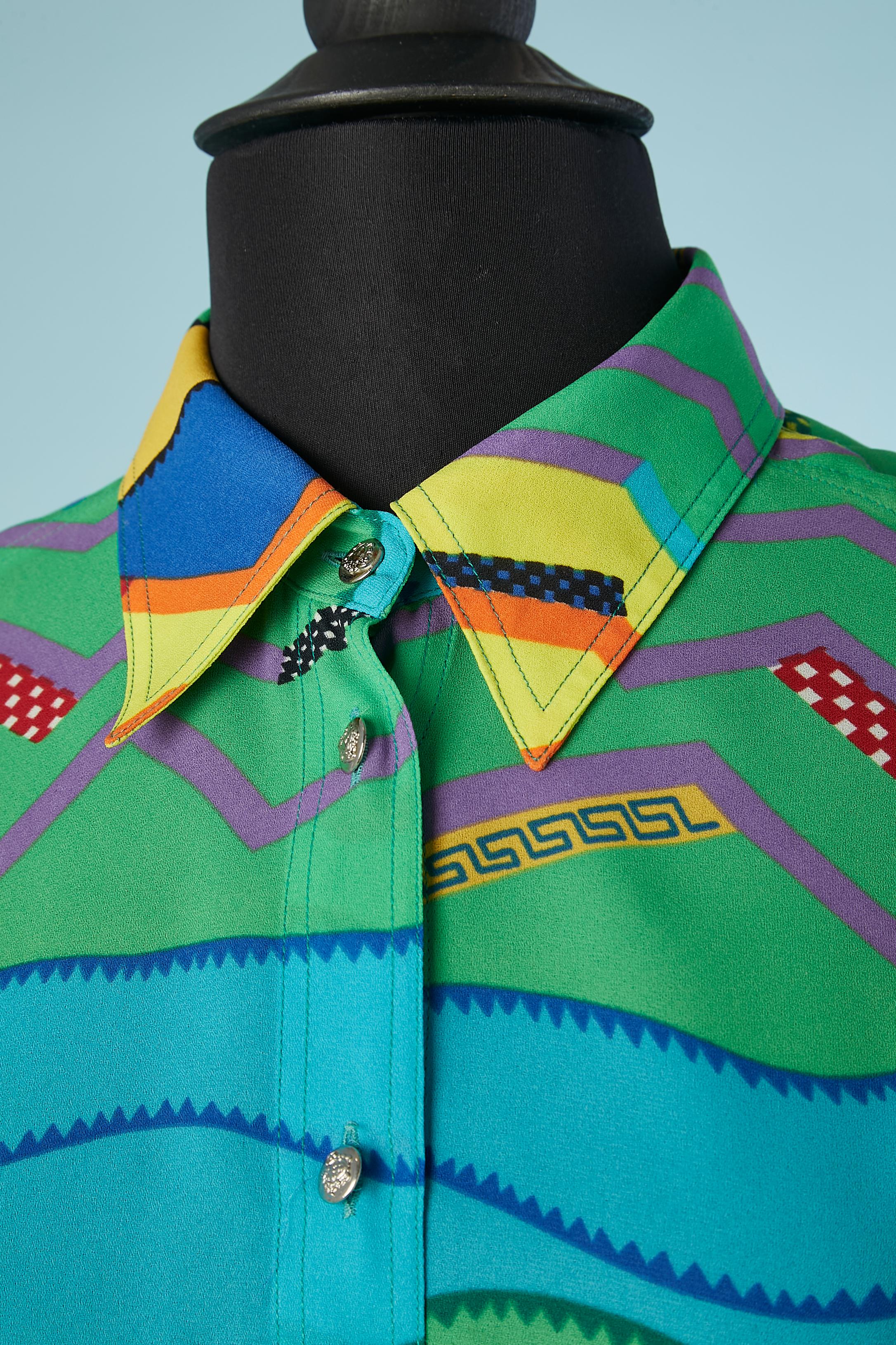 Multicolor printed polyester shirt with branded buttons. Cut-work and top-stitched.
Ittiere authenticity hologram 
SIZE M 