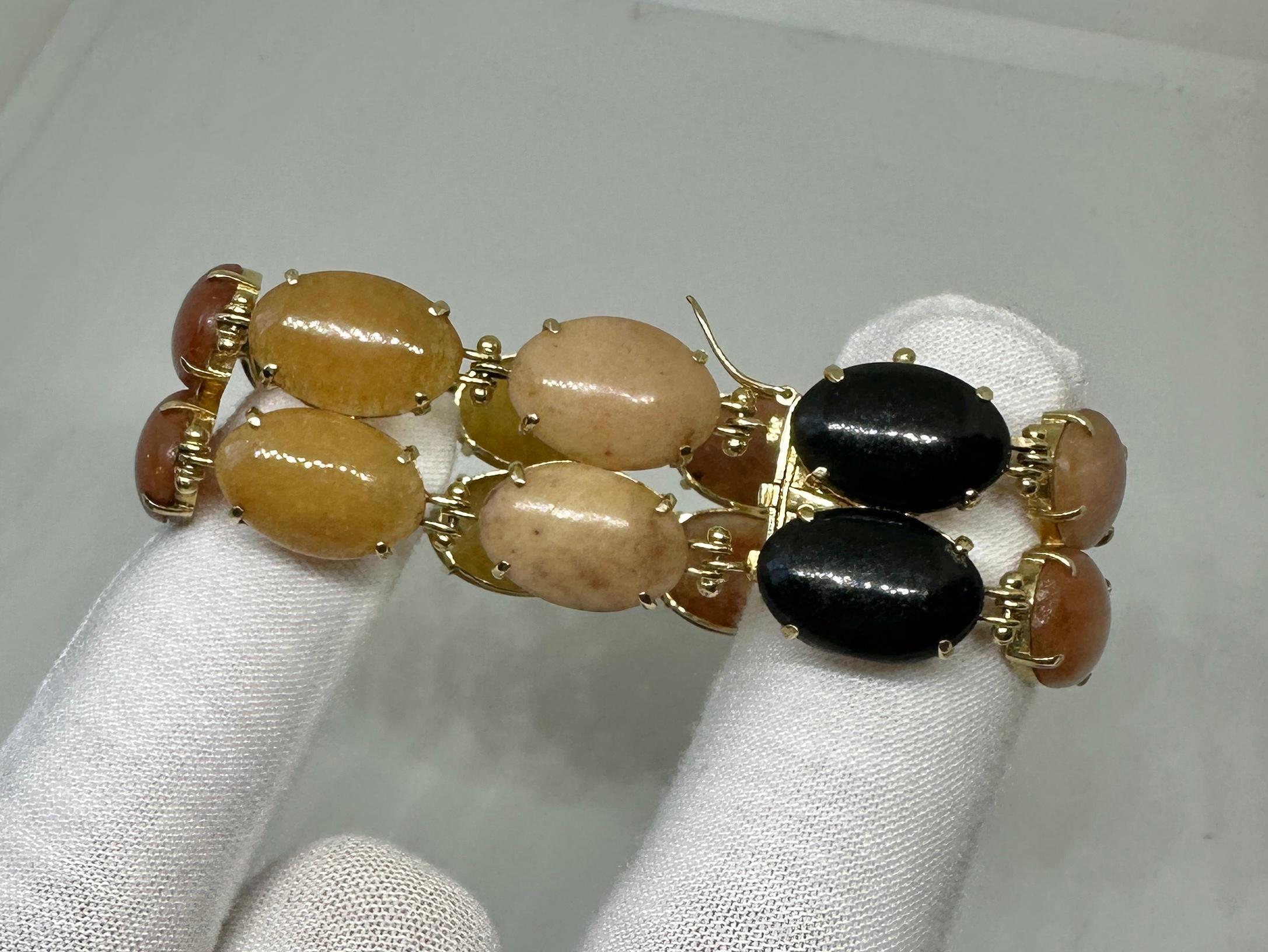 Women's or Men's Multicolor Rainbow Jade Double Link Bracelet 14 Karat Yellow Gold Antique Retro For Sale