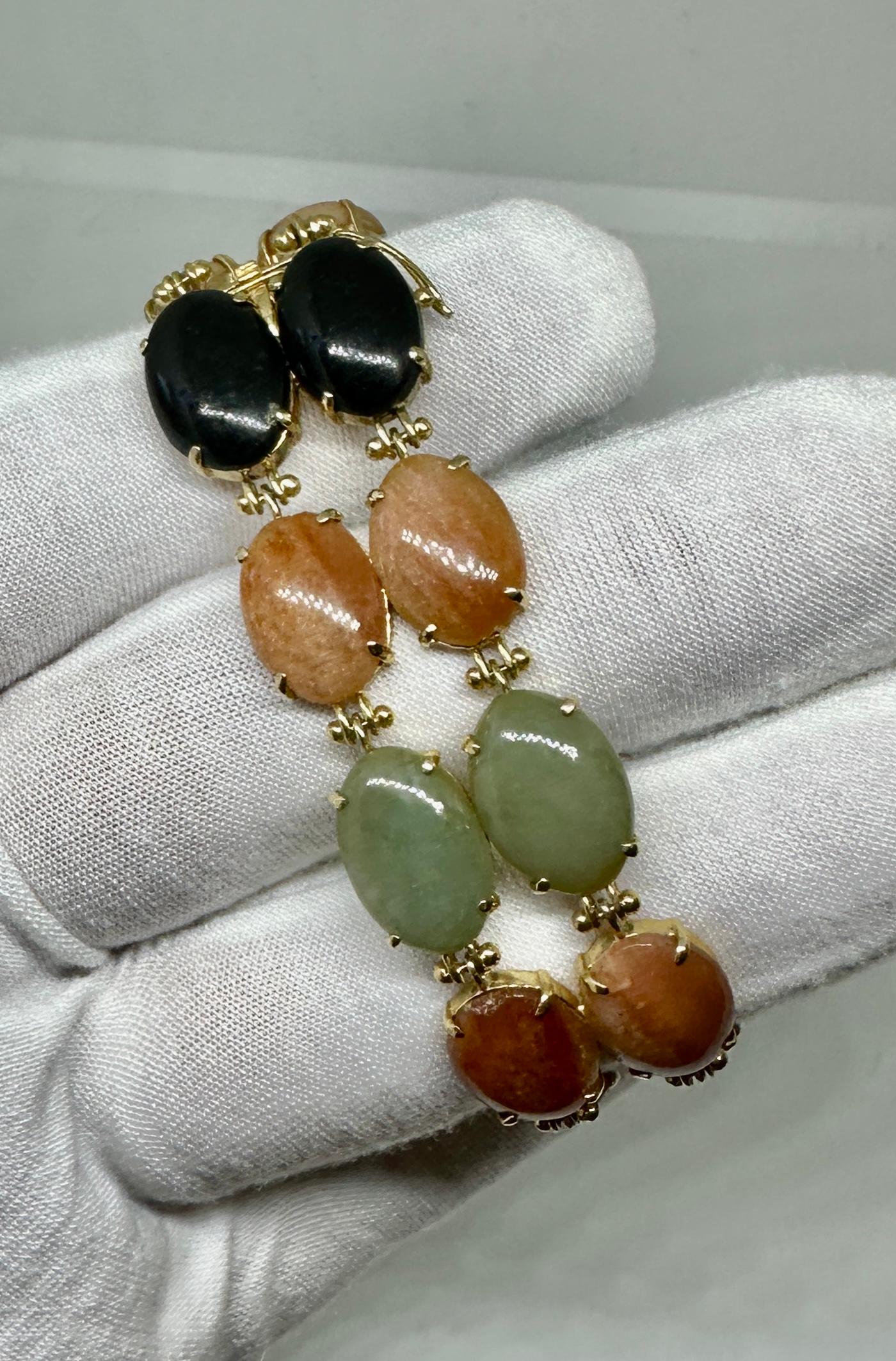 Multicolor Rainbow Jade Double Link Bracelet 14 Karat Yellow Gold Antique Retro For Sale 2