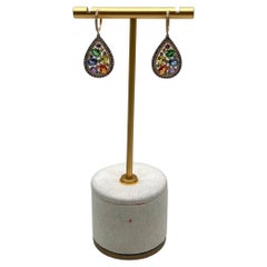 Pendants d'oreilles fantaisie en or jaune 14 carats avec saphirs arc-en-ciel multicolores et diamants