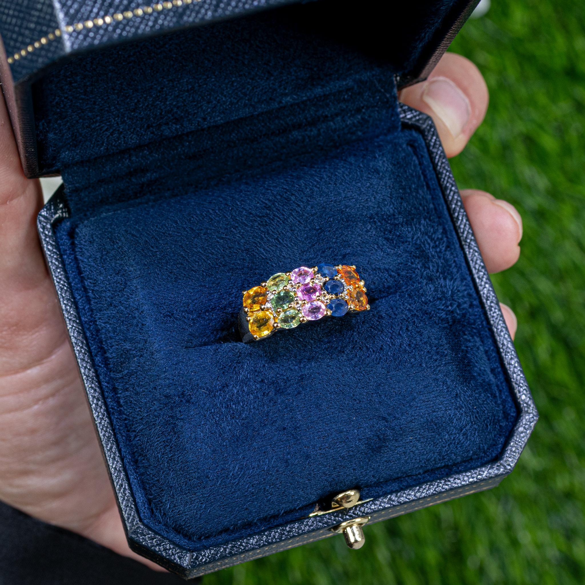 Contemporaneo Anello con zaffiro multicolore a grappolo Topazio 3,26 Carati Argento placcato oro giallo 14K in vendita