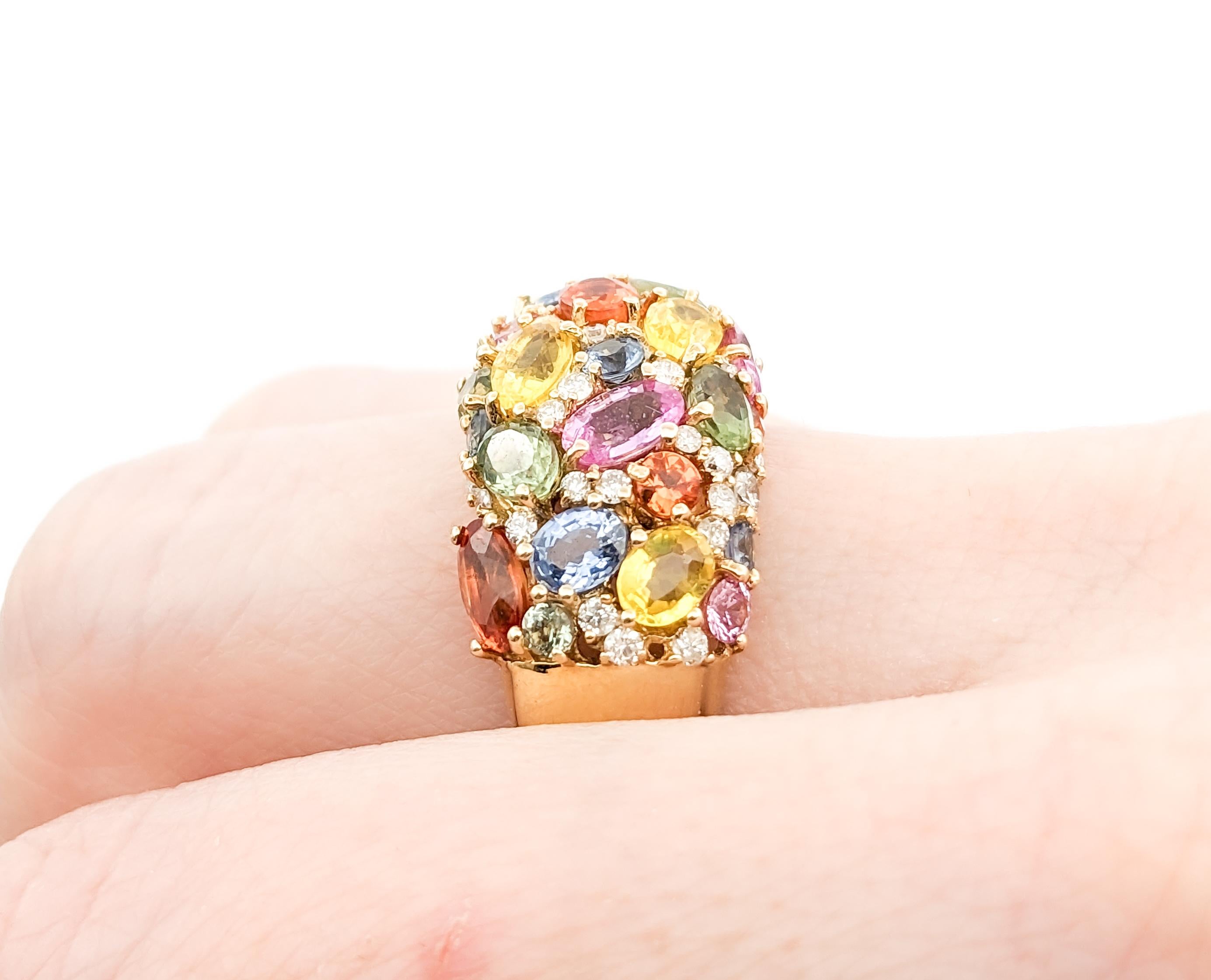 Mehrfarbiger Saphir- und Diamant-Pavé-Ring aus Gelbgold im Zustand „Hervorragend“ in Bloomington, MN
