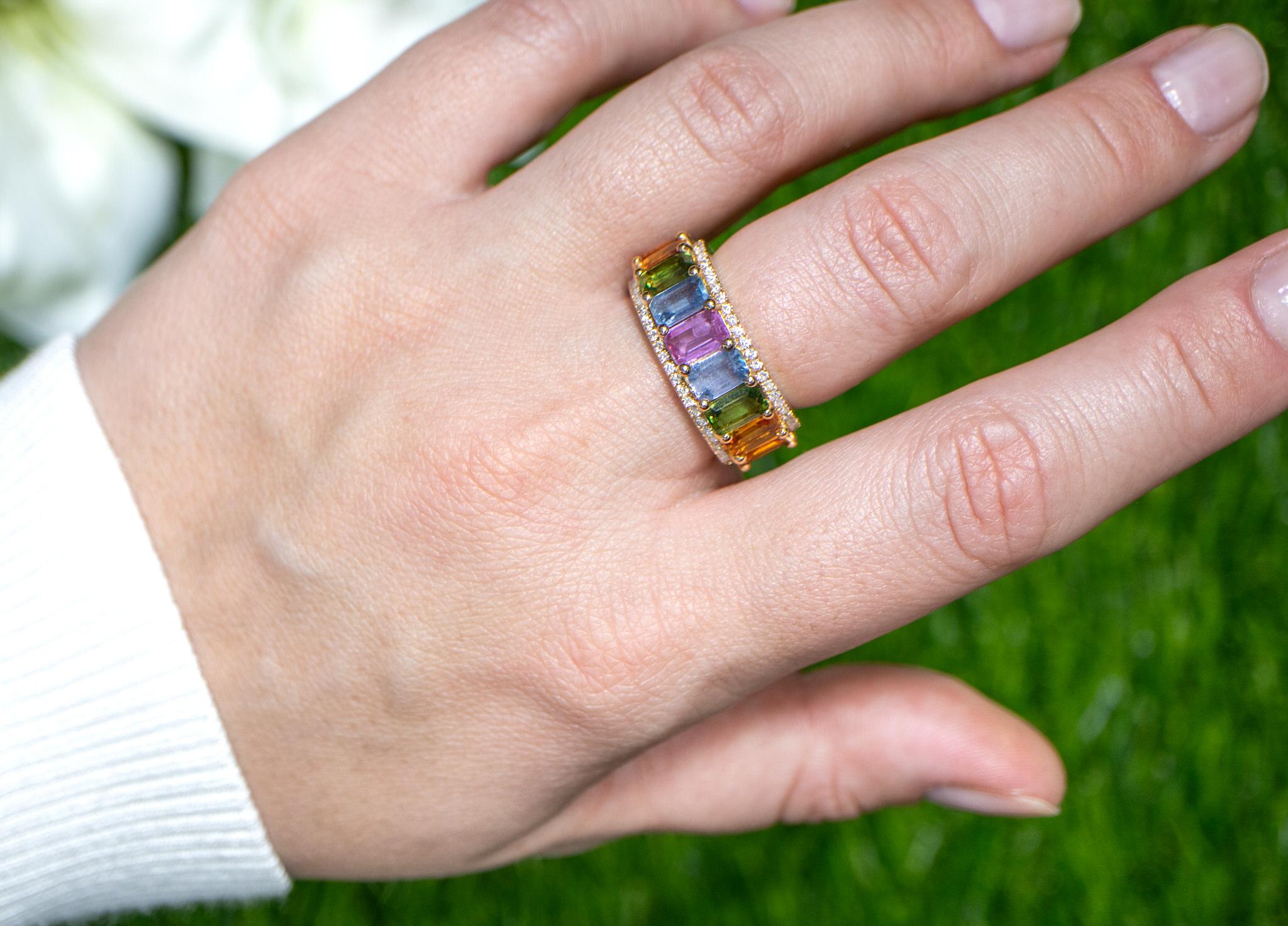 Contemporary Multicolor Sapphires Band Ring With Diamonds 6.52 Carats 18K Gold For Sale