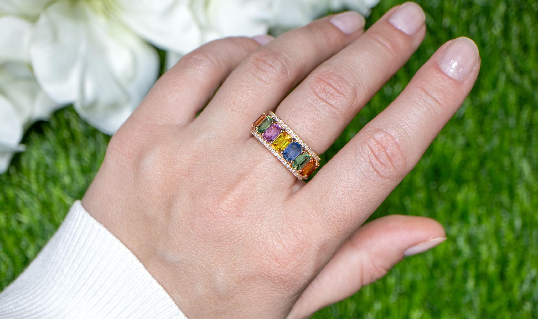 Women's or Men's Multicolor Sapphires Band Ring With Diamonds 6.52 Carats 18K Gold For Sale