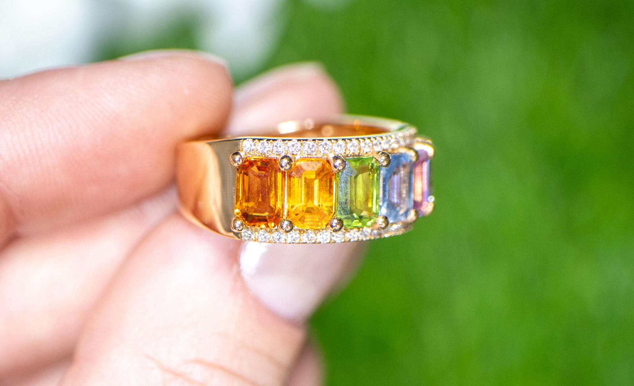Women's or Men's Multicolor Sapphires Band Ring With Diamonds 6.52 Carats 18K Gold For Sale