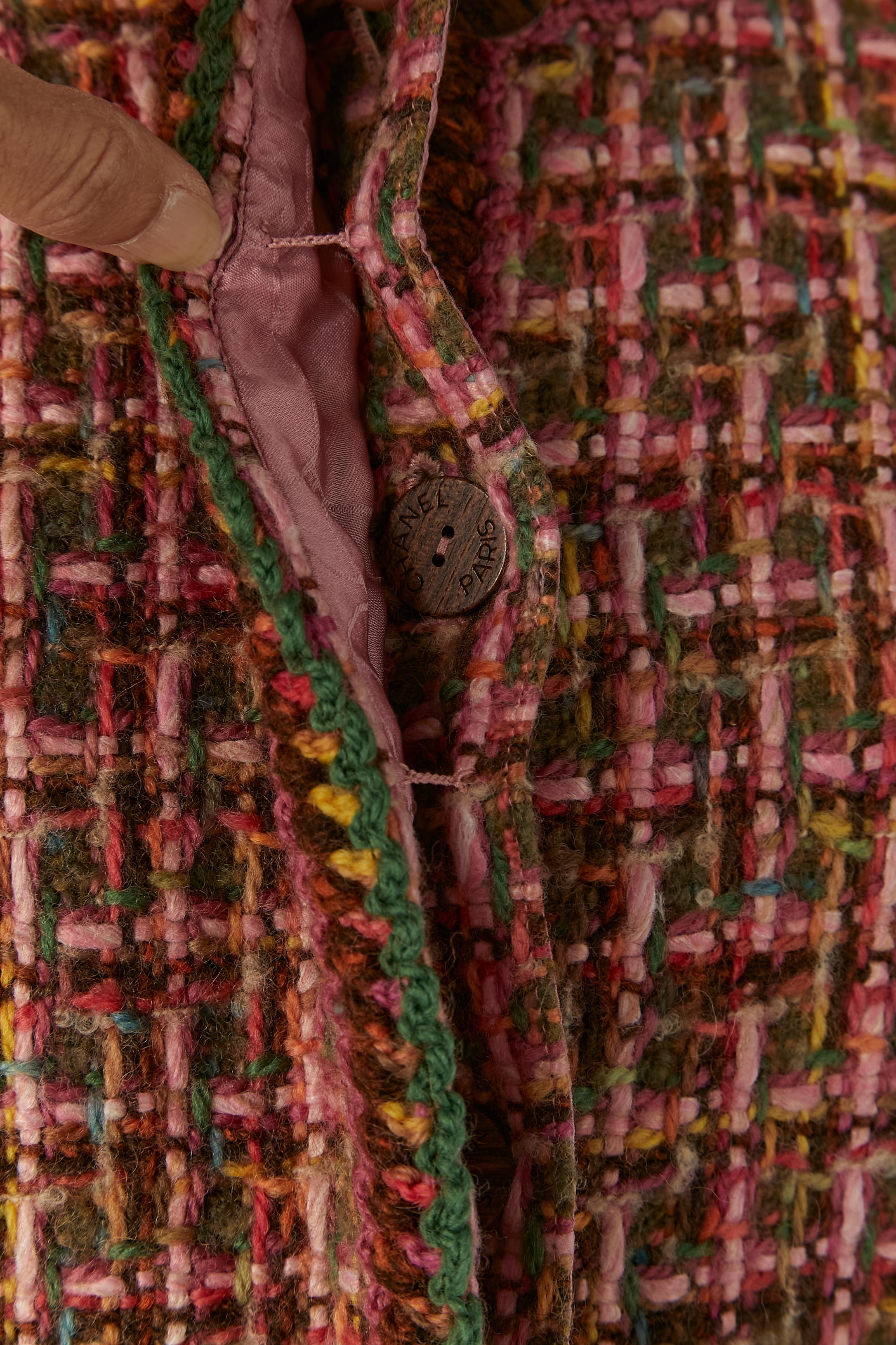 Giacca monopetto multicolore in tweed con cappello Chanel in vendita 5