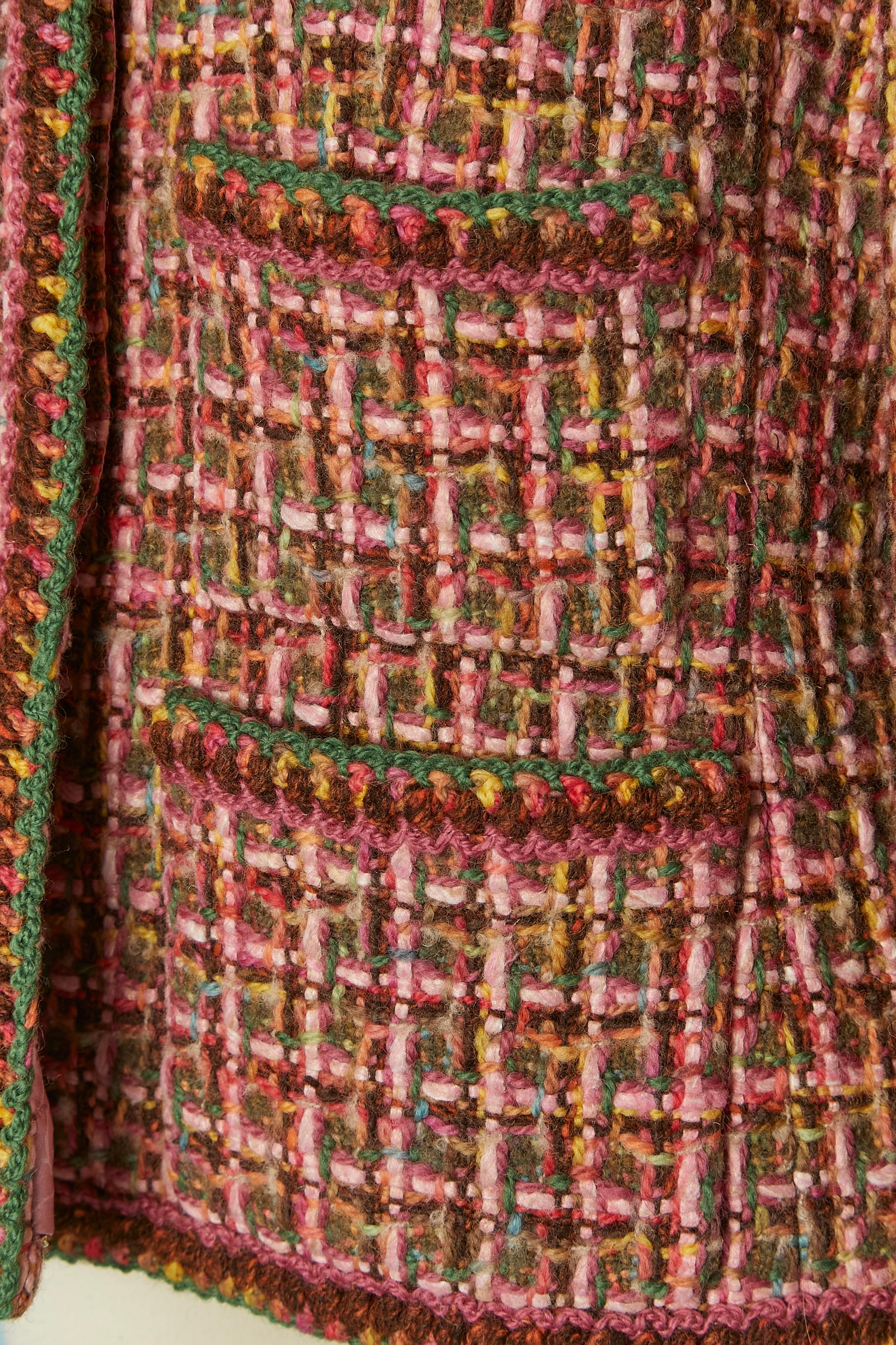Marrone Giacca monopetto multicolore in tweed con cappello Chanel in vendita