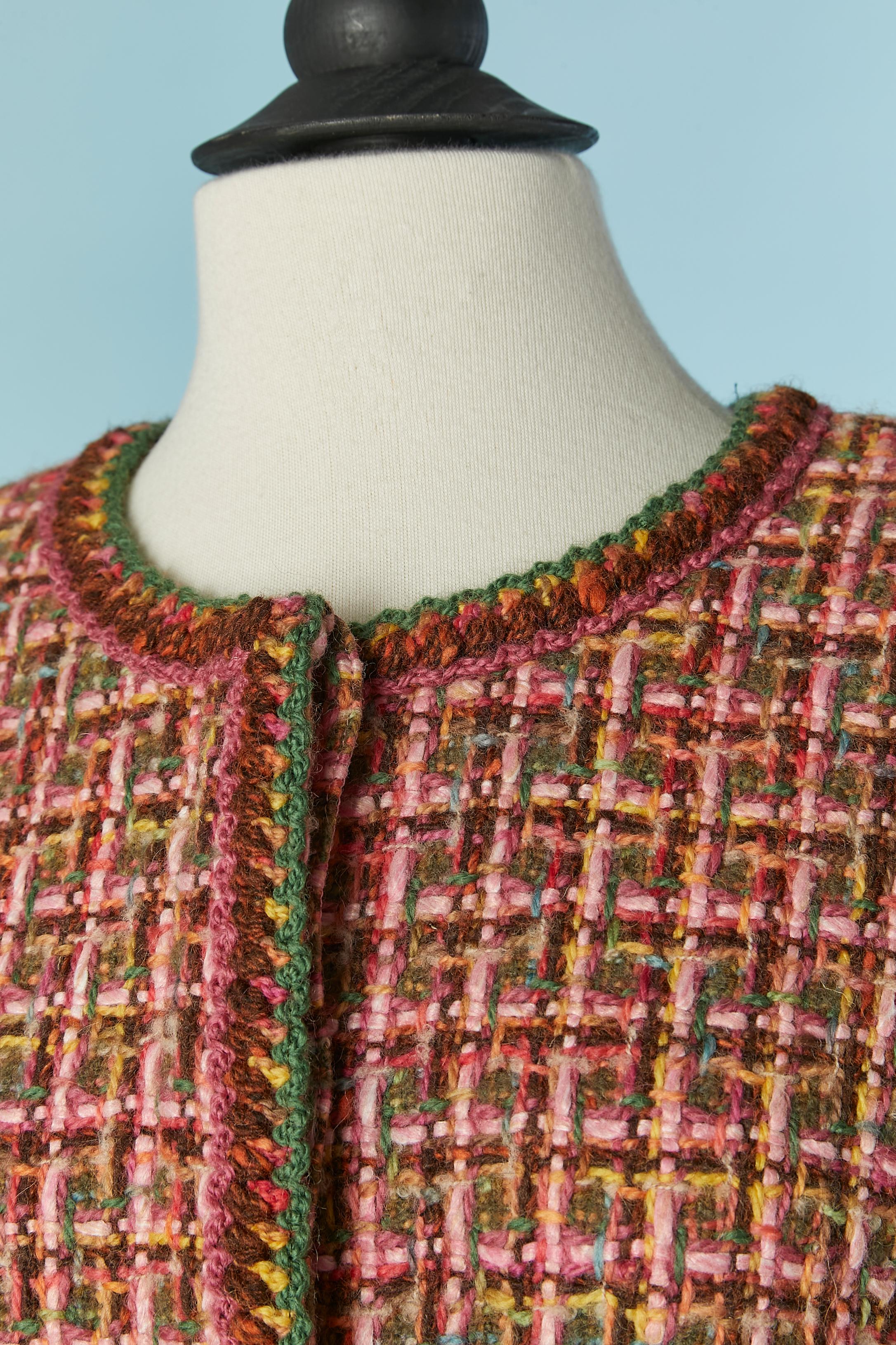 Donna Giacca monopetto multicolore in tweed con cappello Chanel in vendita