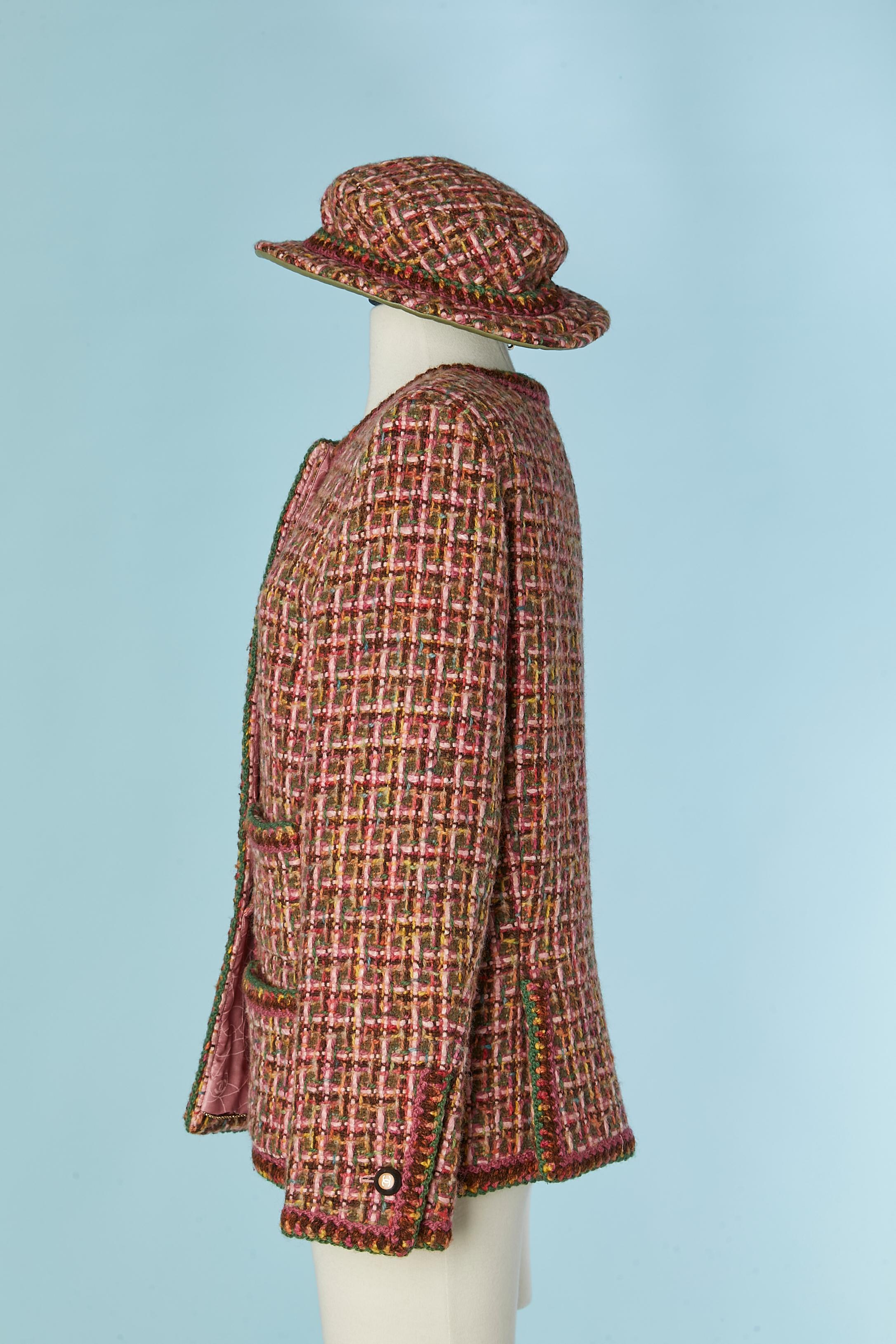 Giacca monopetto multicolore in tweed con cappello Chanel in vendita 3