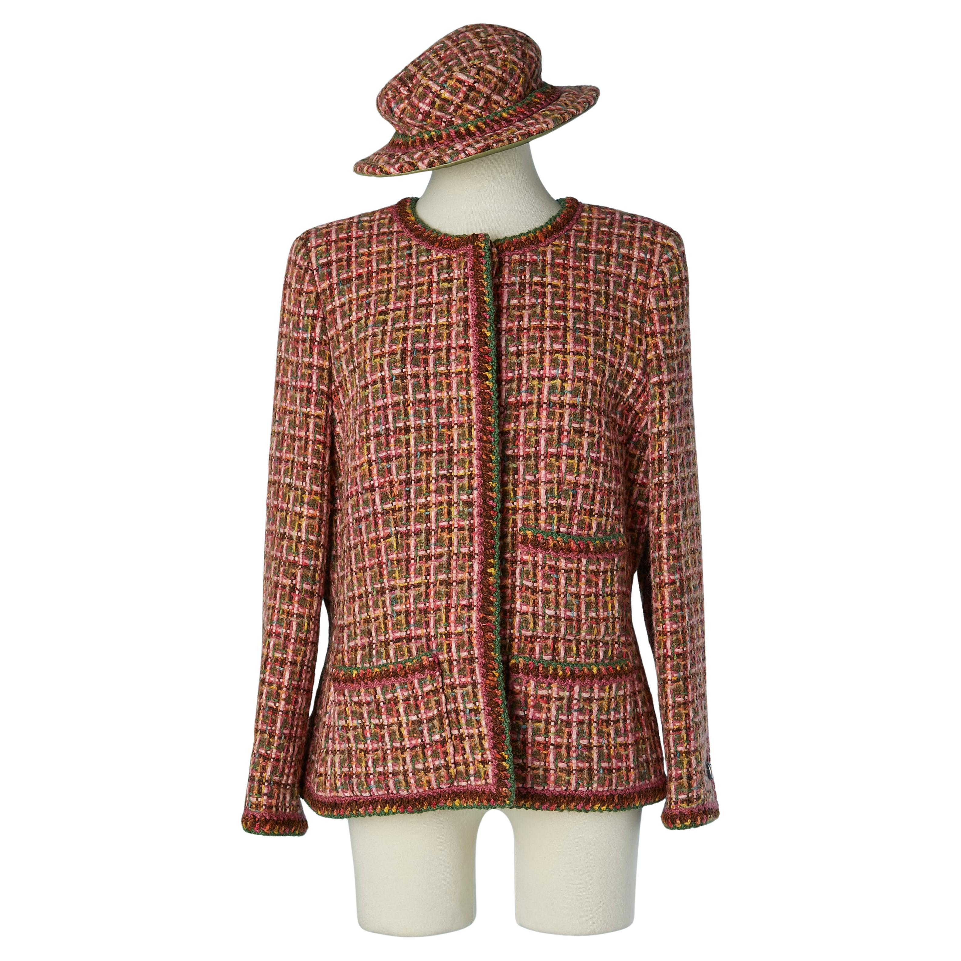 Giacca monopetto multicolore in tweed con cappello Chanel in vendita