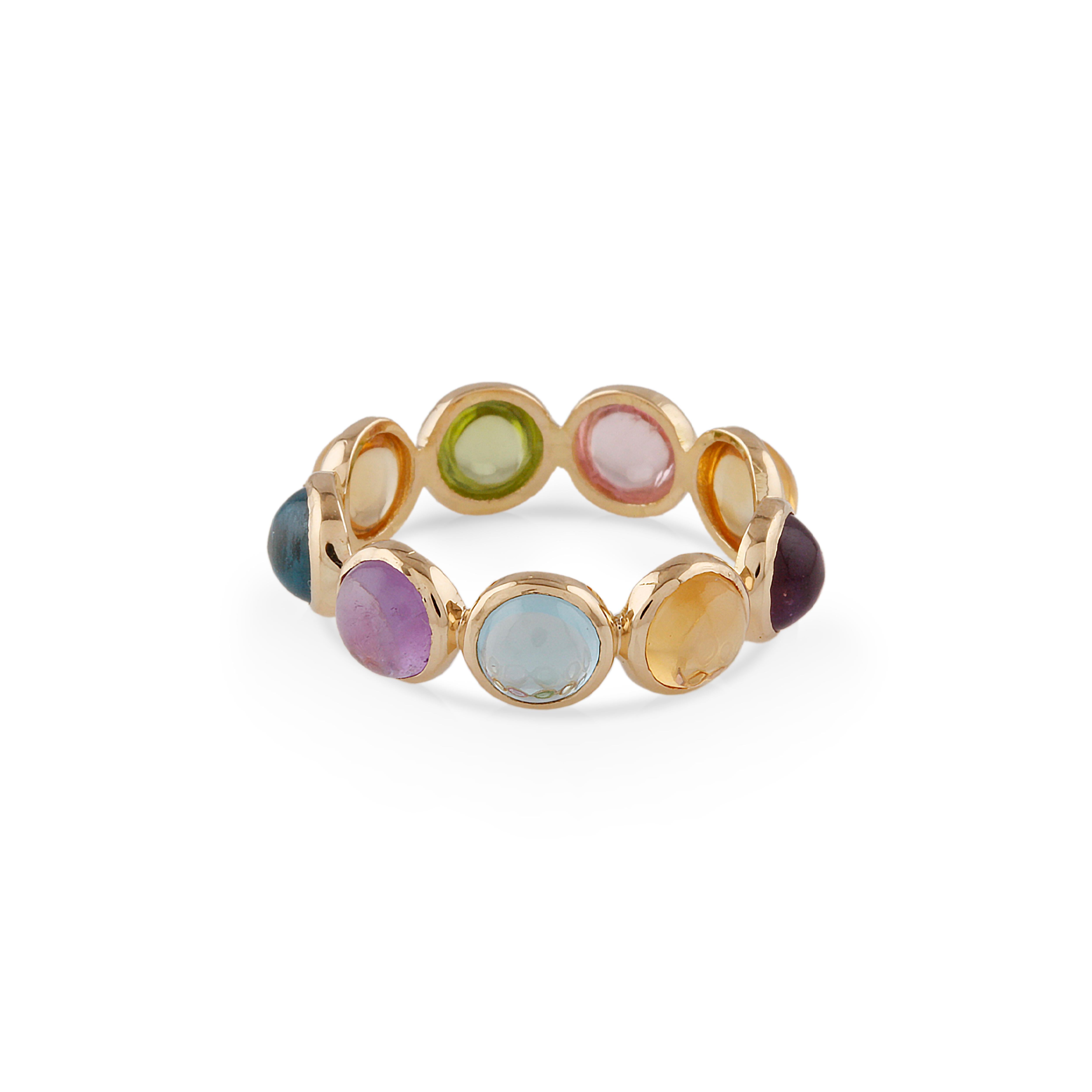 La bague Tresor Beautiful Ring contient 6.41 carats de pierres précieuses. Les bagues sont une ode à la beauté luxueuse et classique, avec des pierres précieuses étincelantes et des teintes féminines. Leur design contemporain et moderne les rend