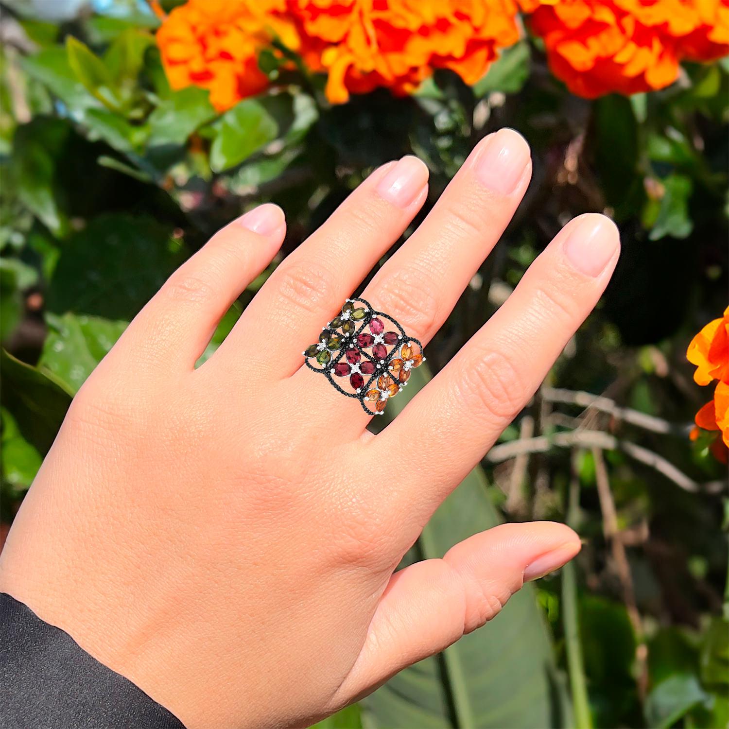 Contemporain Multicolor Tourmaline Ring With White Topazes and Black Spinels 8.38 Carats en vente