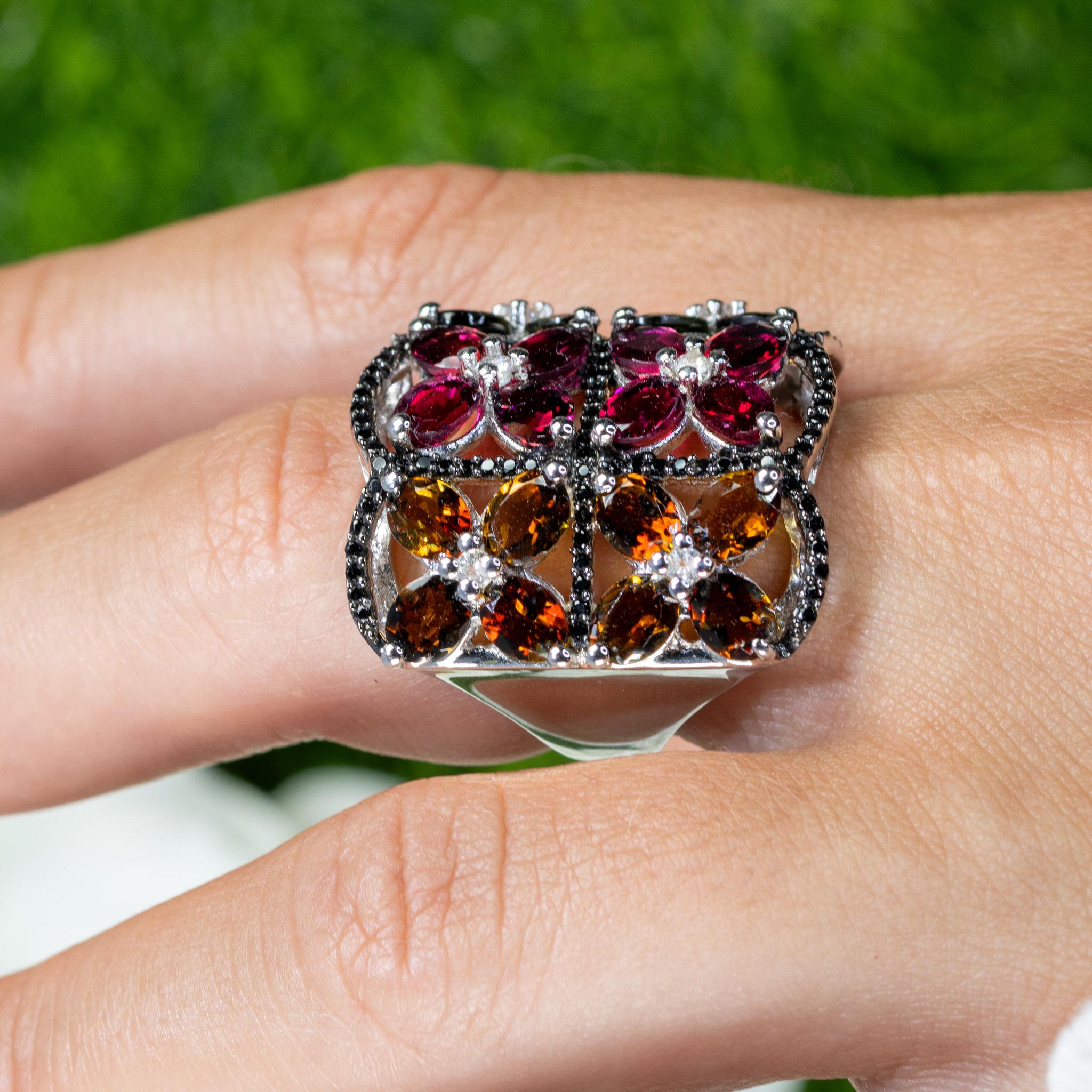 Bague en tourmaline multicolore avec topazes blanches et spinelles noires 8,38 carats Excellent état - En vente à Aliso Viejo, CA