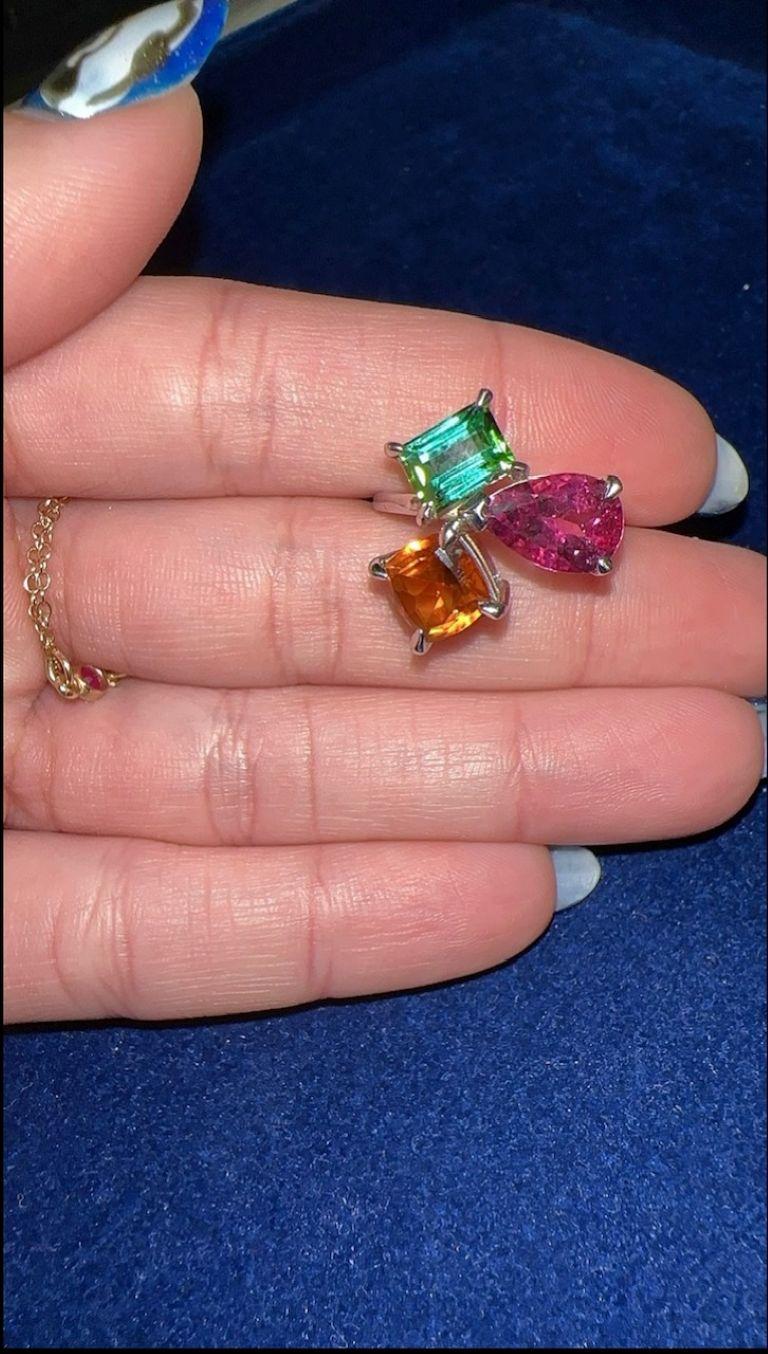 Contemporaneo Anello con tormalina multicolore bianca in vendita