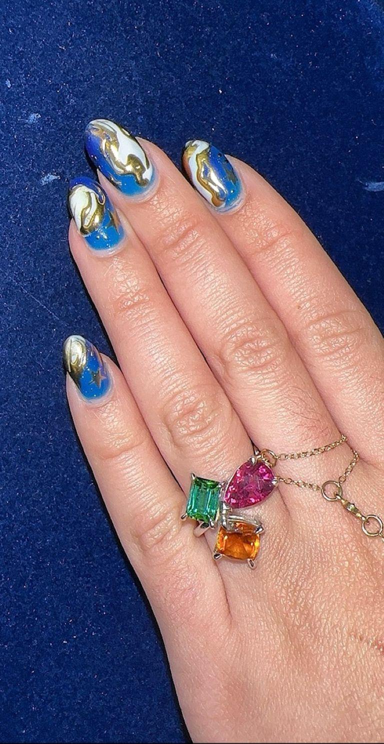 Taglio baguette Anello con tormalina multicolore bianca in vendita