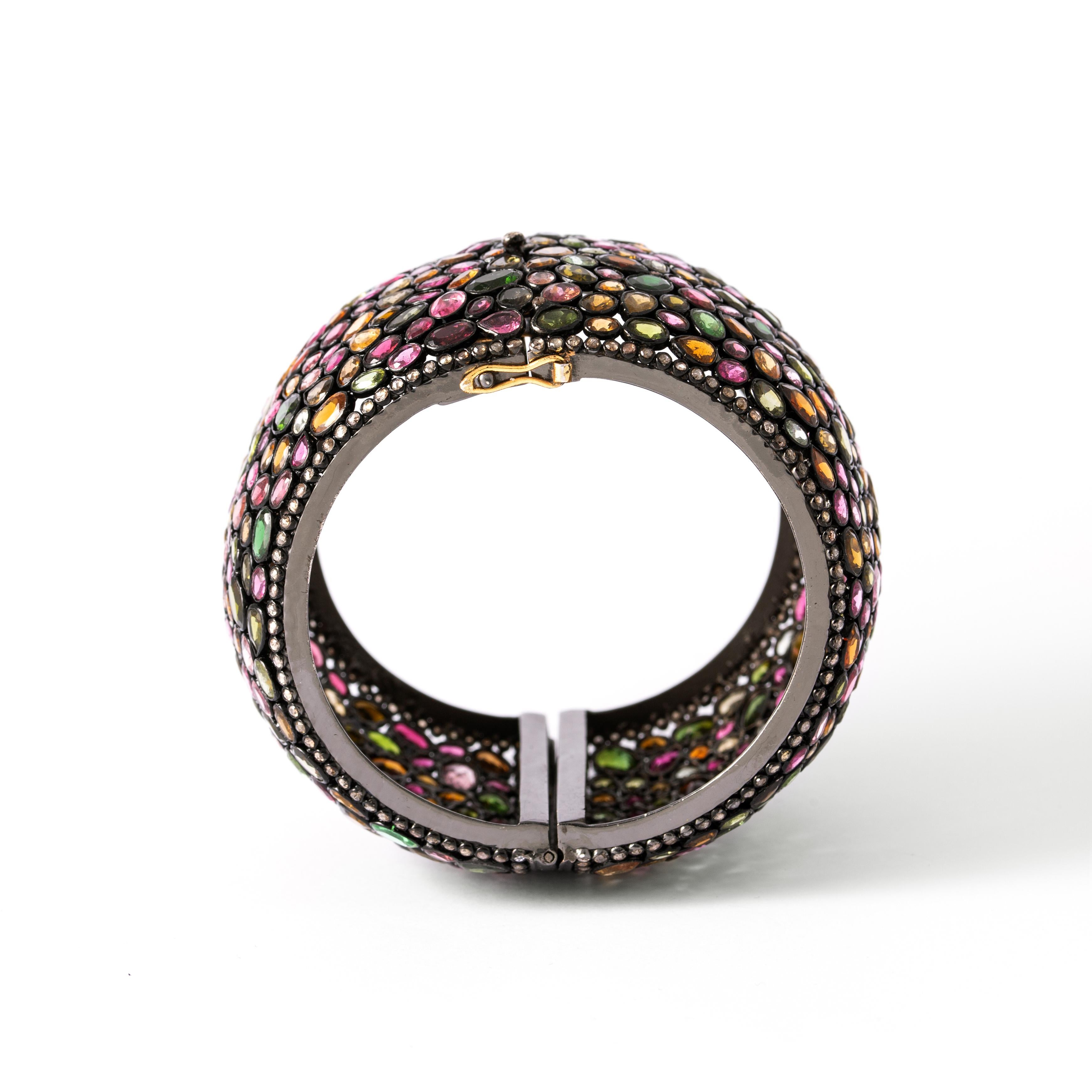 Bracelet manchette en argent noir avec tourmalines multicolores et diamants en vente 2