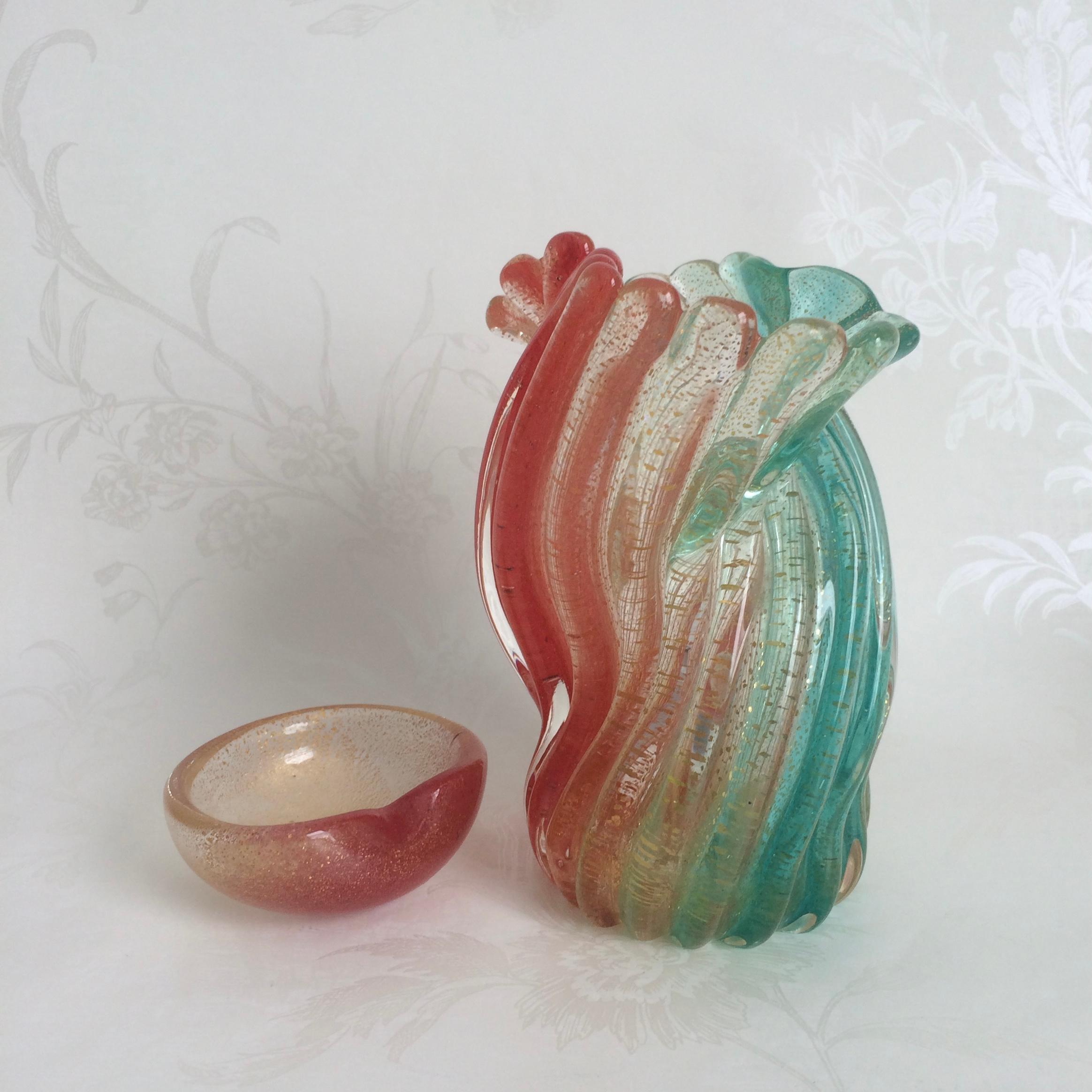 Vaso in vetro di Murano Archimede Seguso Raro Polveri RITORTO Model No. in vendita 1