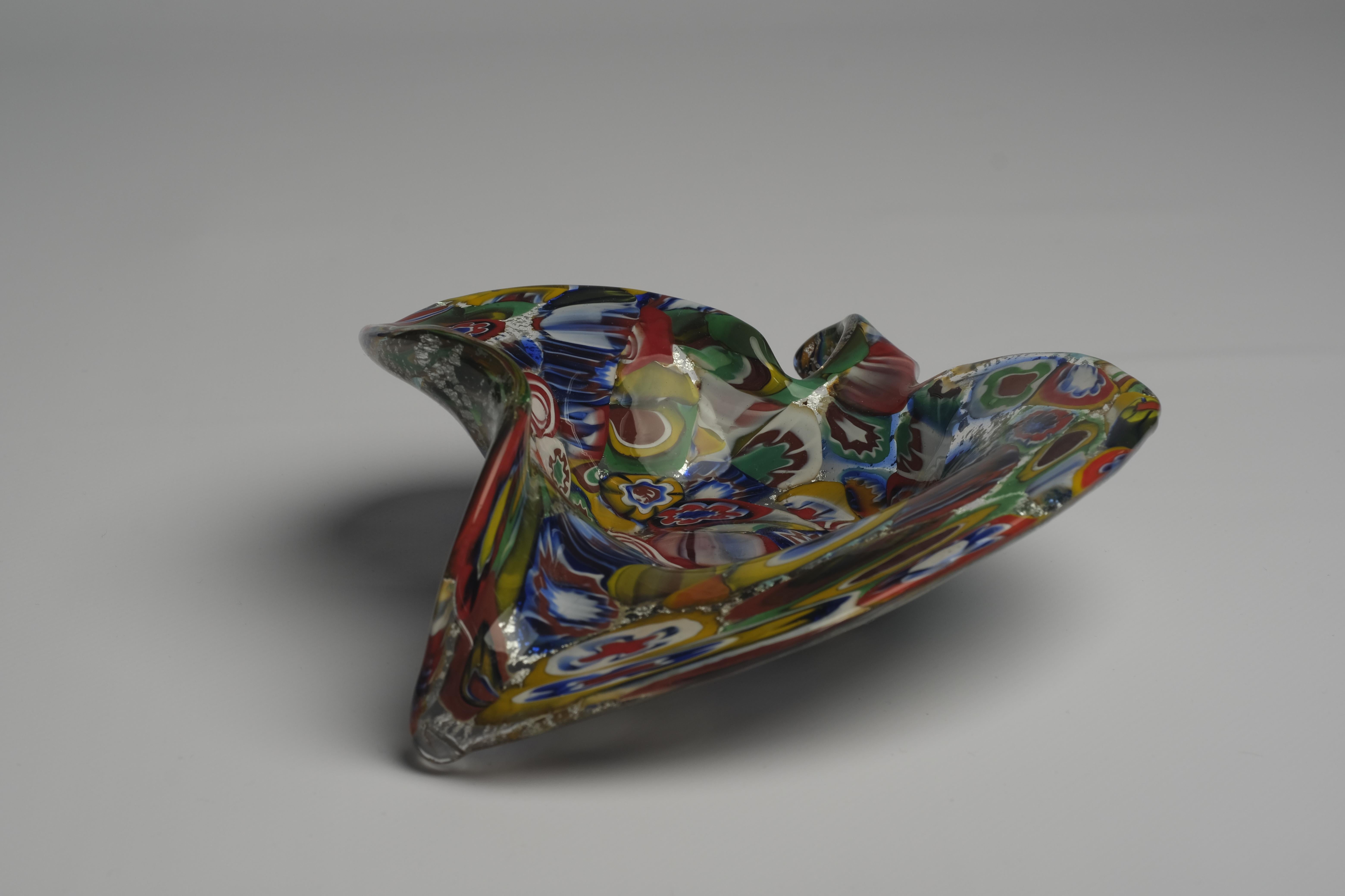 Multicolored organic leaf-like shaped millefiori Murano glass bowl, most likely by Fratelli Tosso, Italy 1950s. Stunning shape and colors, made with murrine glass technique.