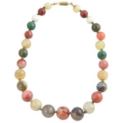 Collier de perles d'agate multicolore