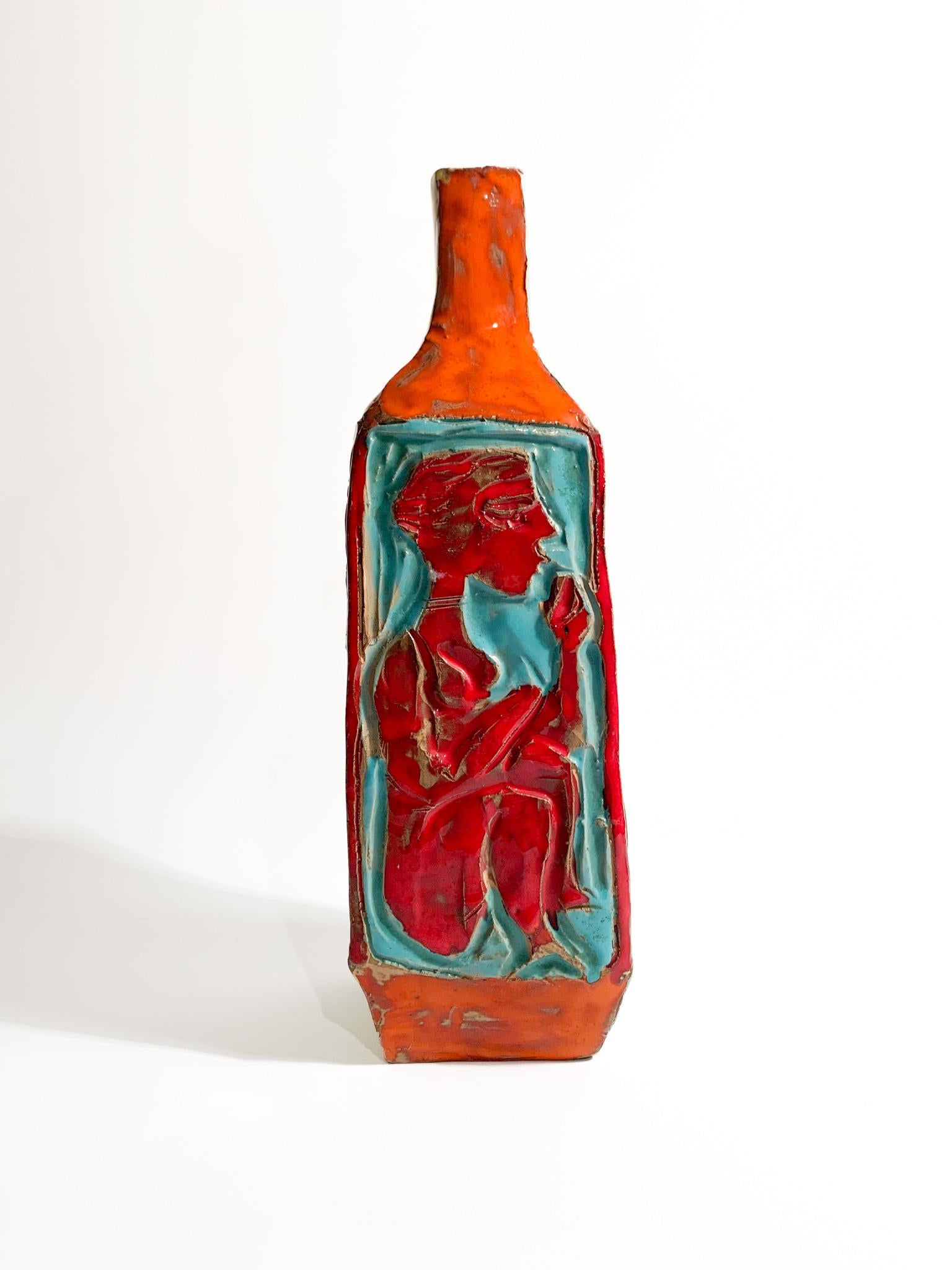 italien Vase en céramique multicolore attribué à la manufacture Cantagalli dans les années 1950 en vente