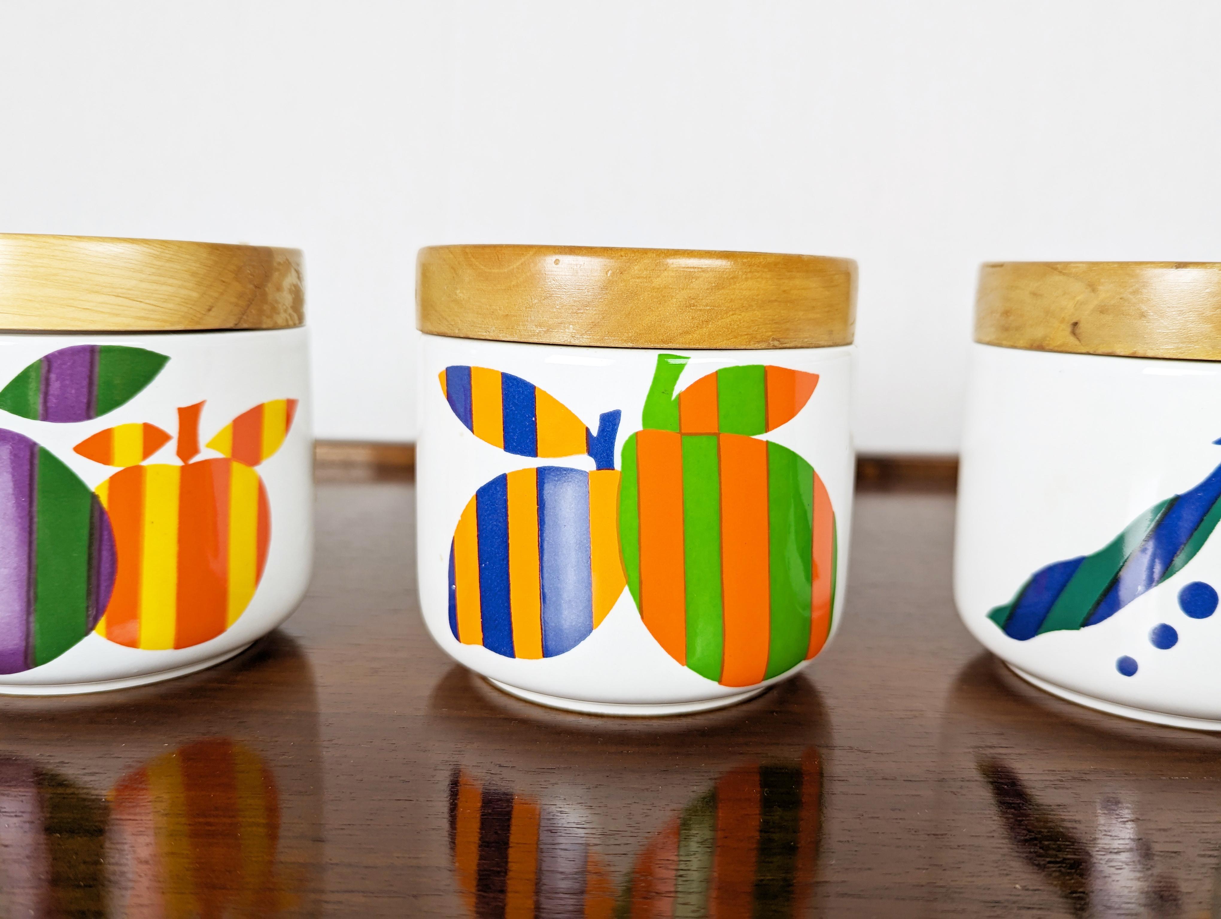 Italian Multicolored ceramic & wood 1960s box by Ambrogio Pozzi for F. Pozzi, set of 4 For Sale