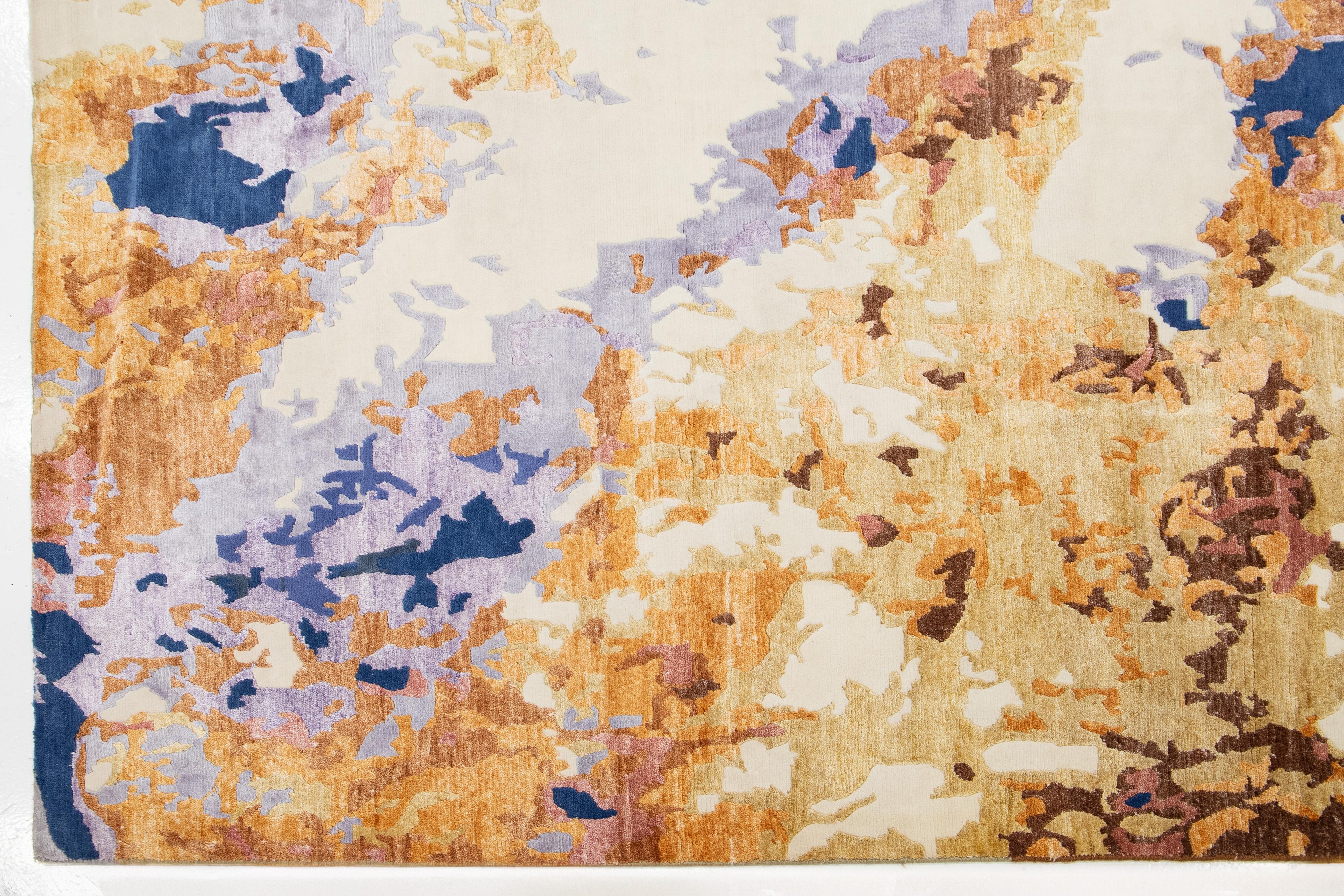 Tapis contemporain multicolore en laine et soie à motif abstrait en vente 2
