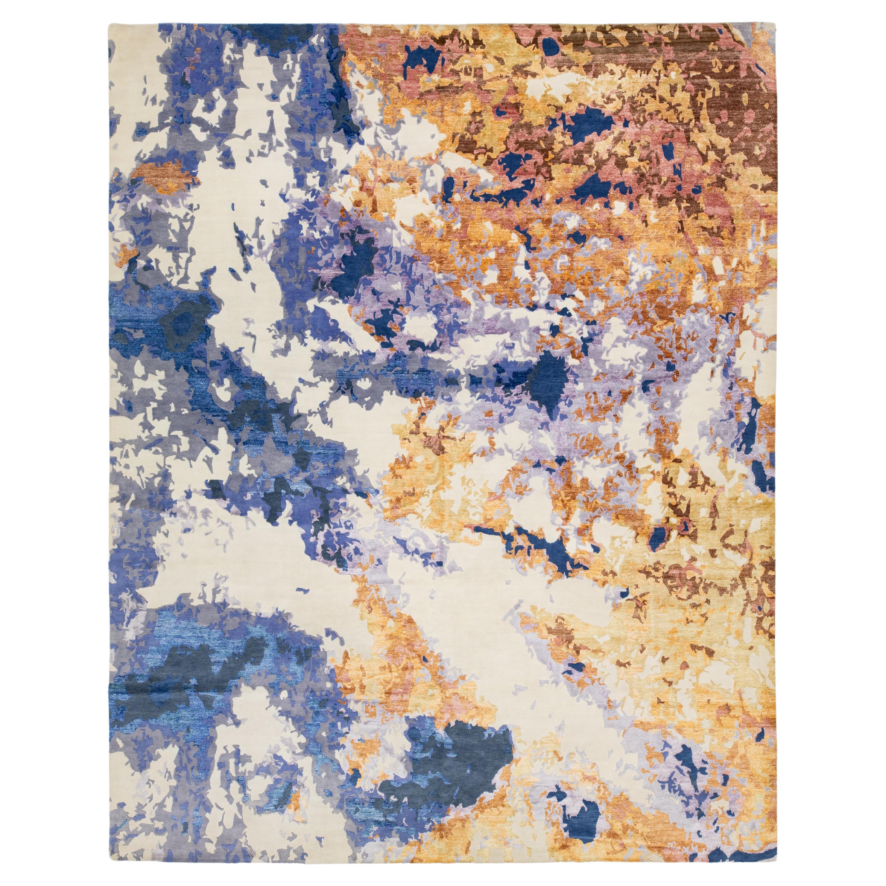 Tapis contemporain multicolore en laine et soie à motif abstrait en vente